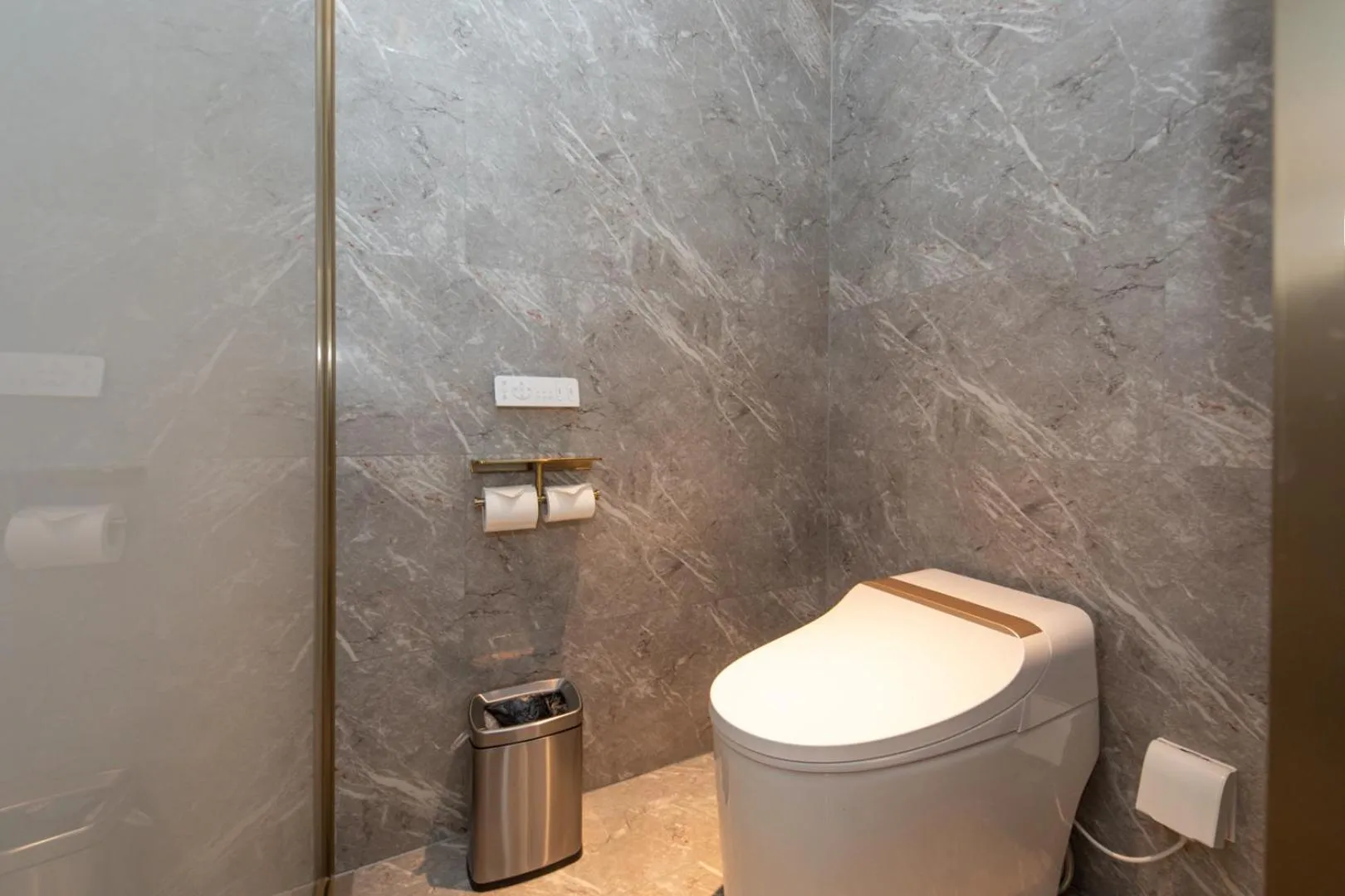 Toilet in Mercure Xinyang East Railway Station