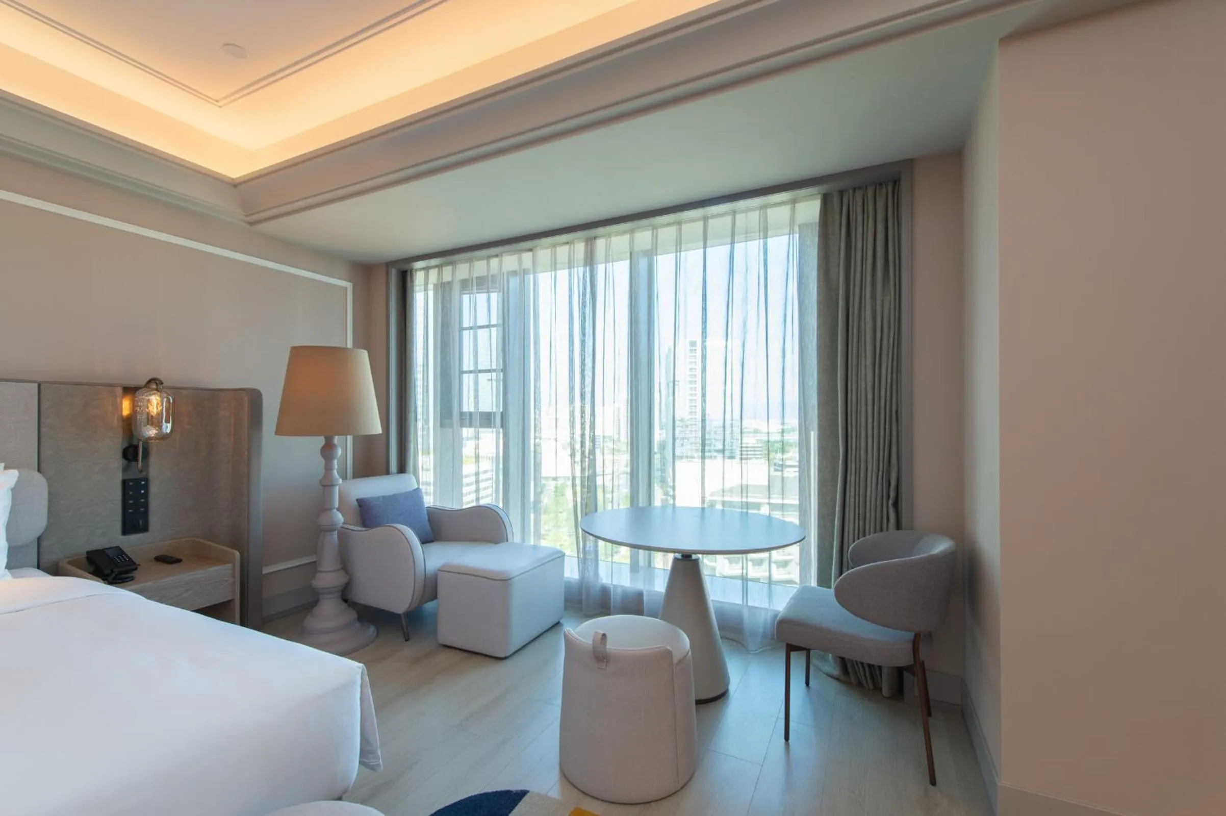 Seating area, Bed in Mercure Xiamen Science City