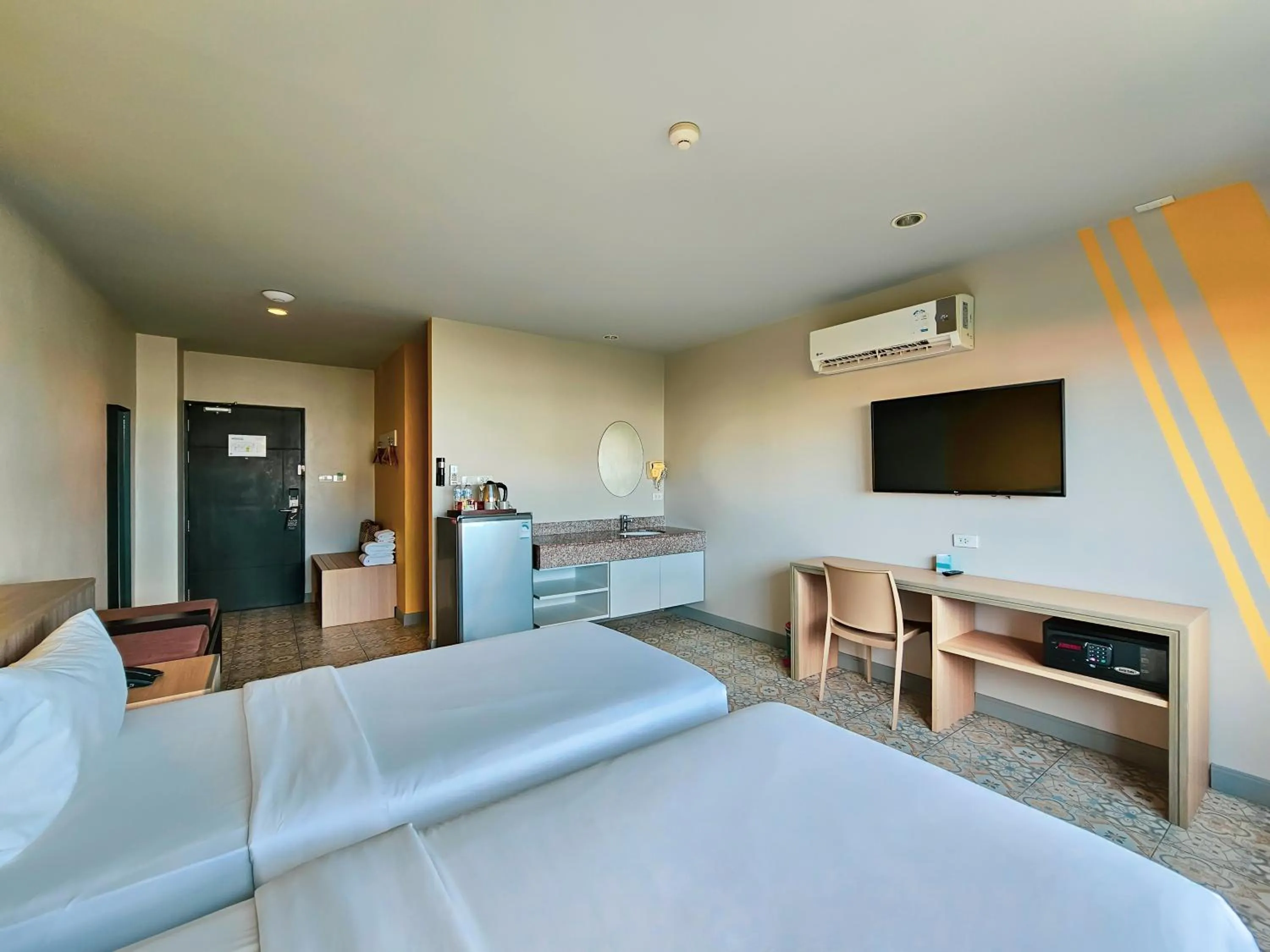 Photo of the whole room, Bed in Recenta Suite Phuket Suanluang