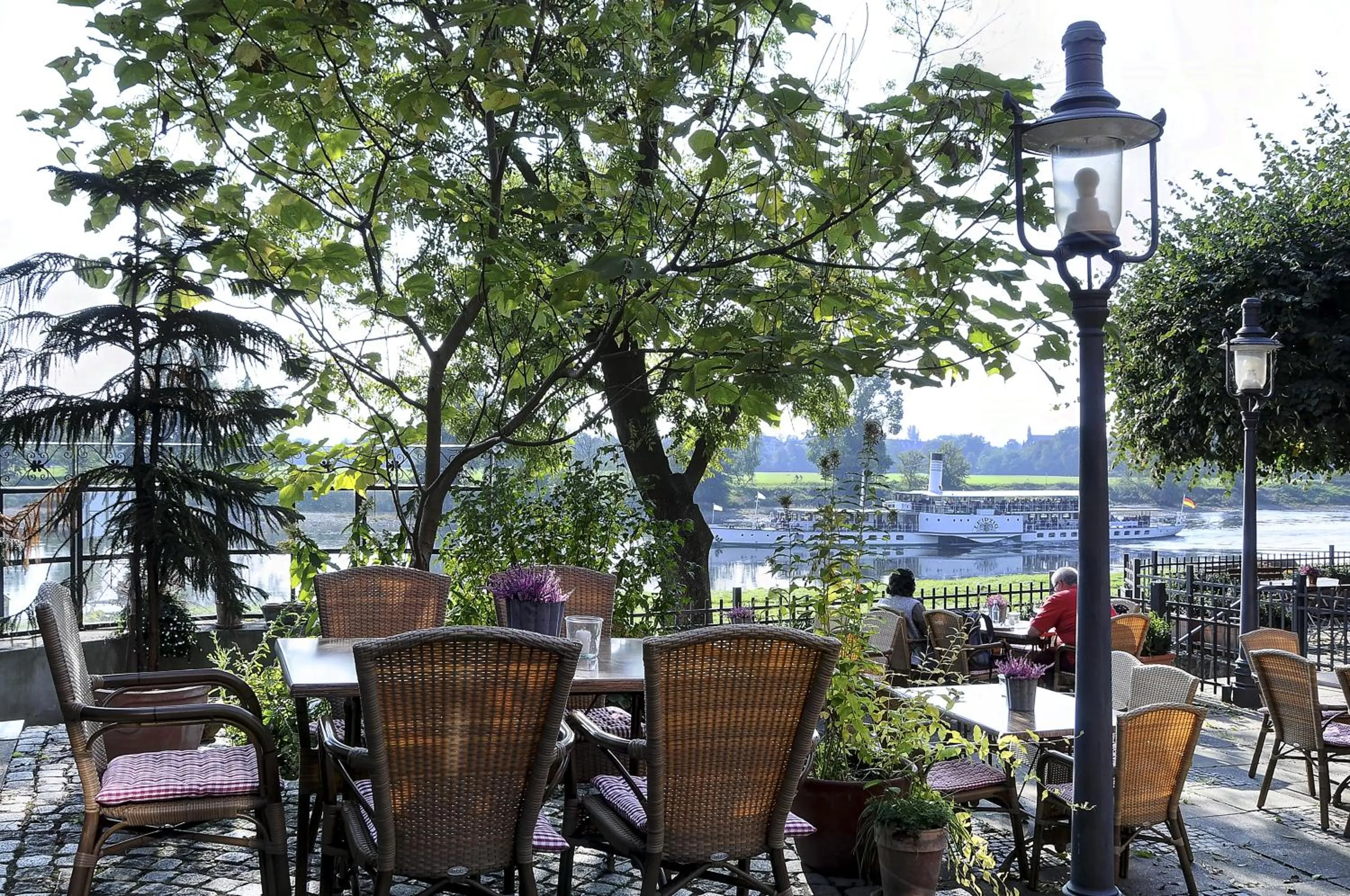 Seating area in Elbterrasse Wachwitz