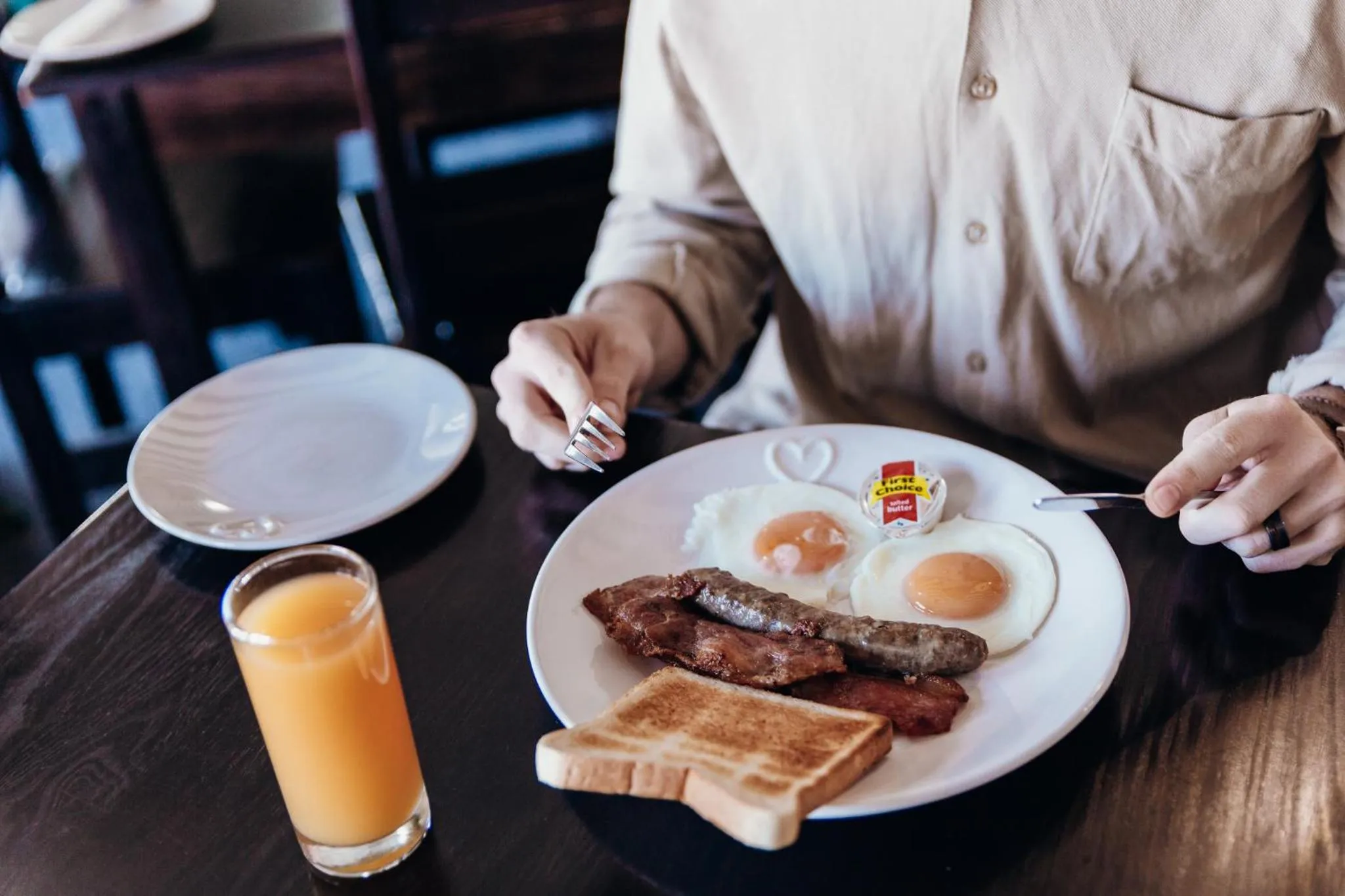 Food and drinks in George Lodge International