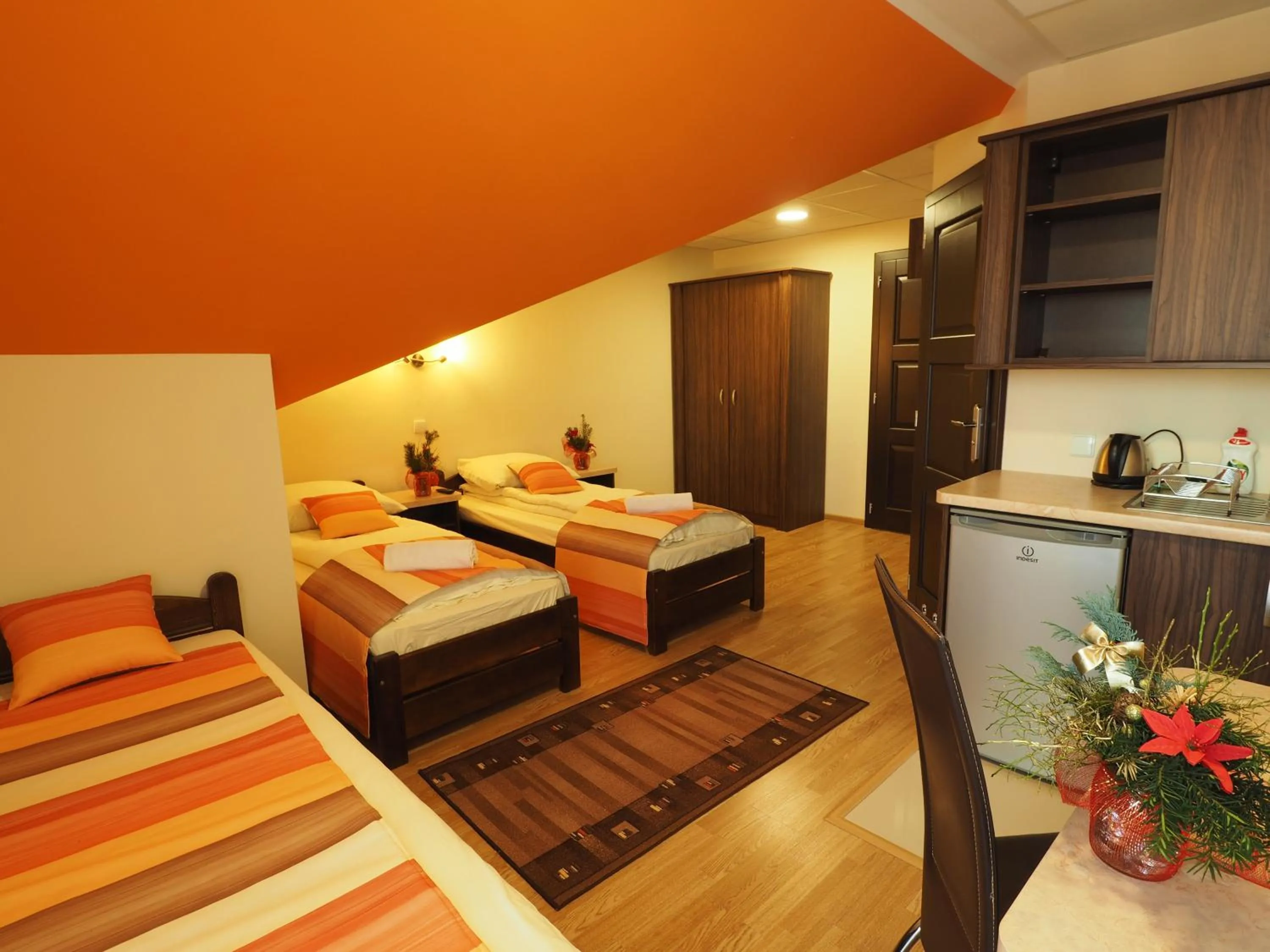 Photo of the whole room, Bed in DW Poronianka