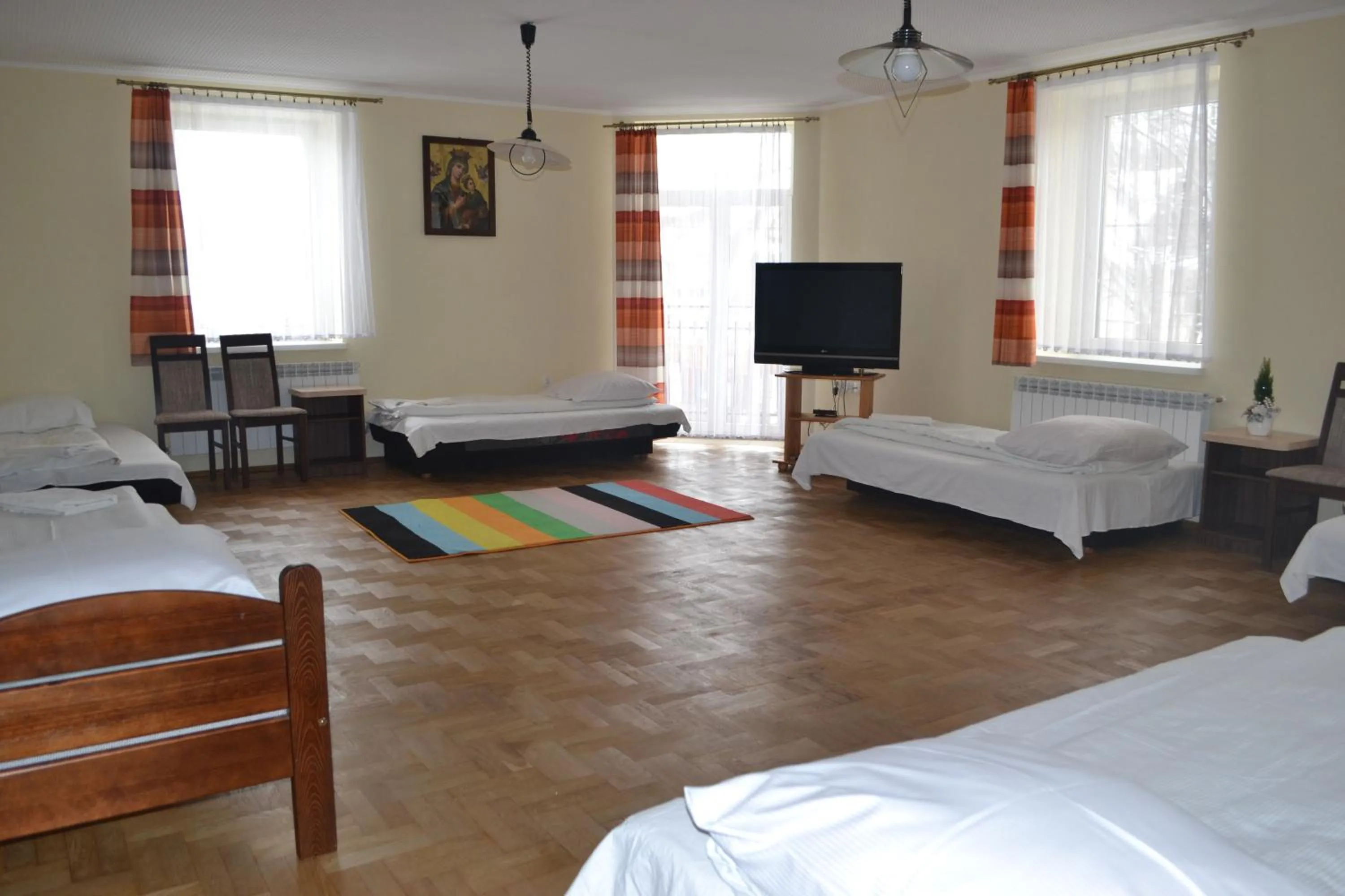 Photo of the whole room, Bed in DW Poronianka