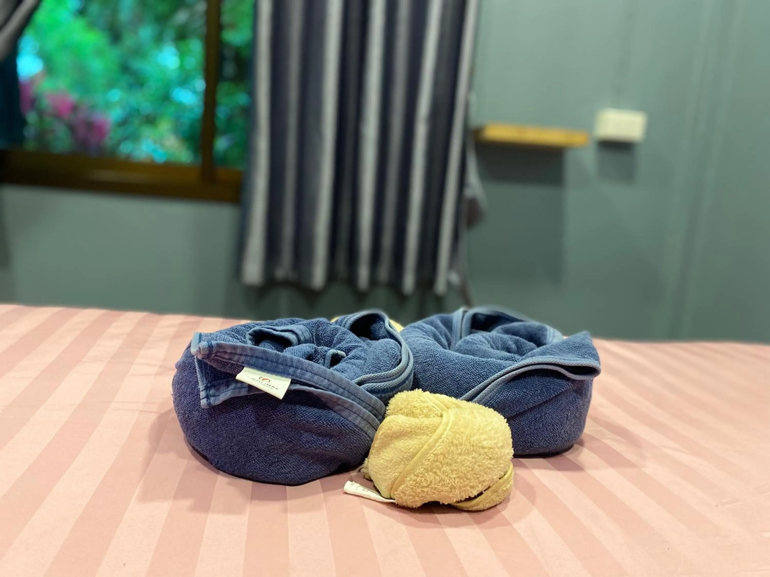 Bed in Nadia Resort Kohjum