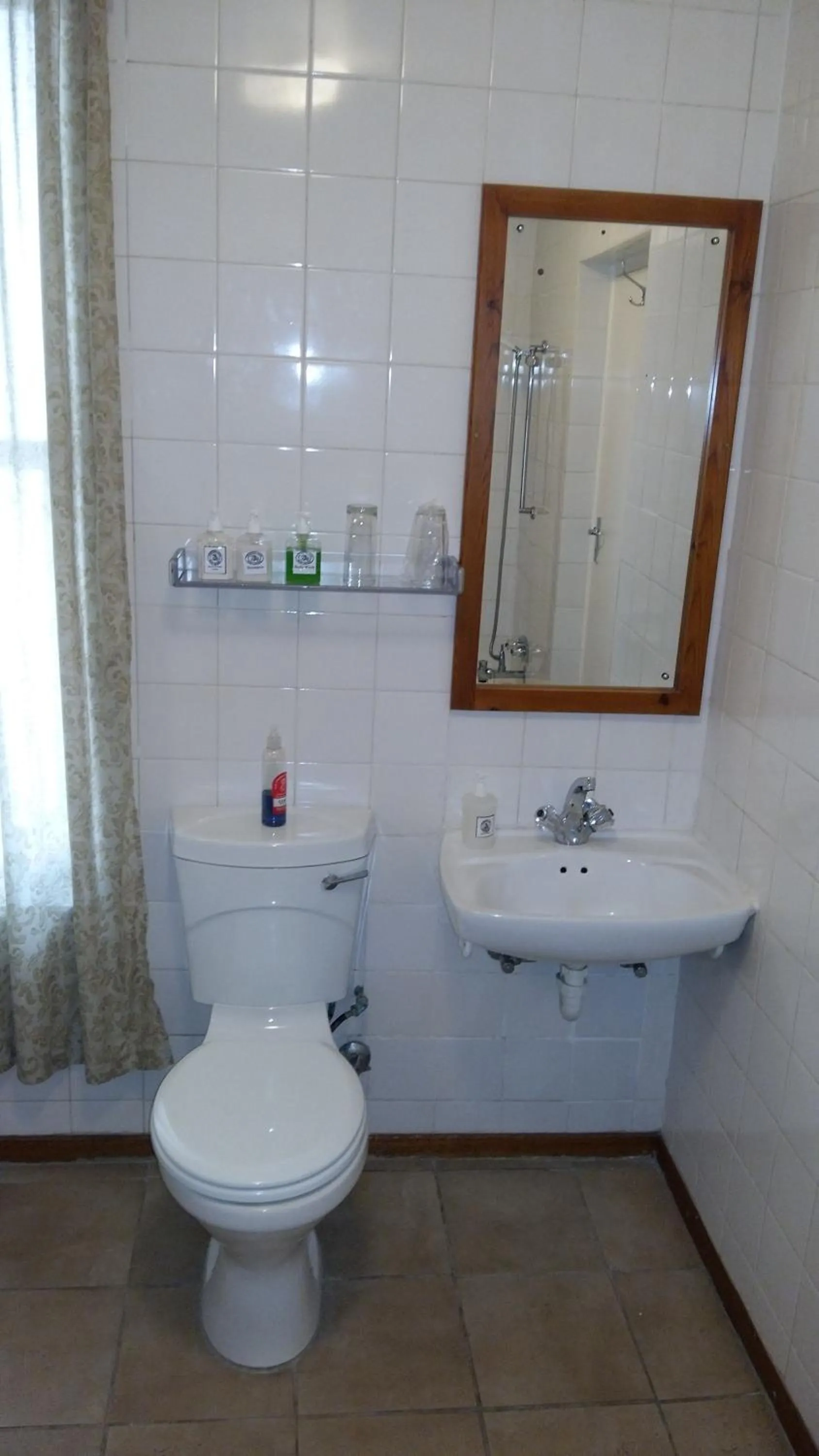 Bathroom in Albertinia Hotel