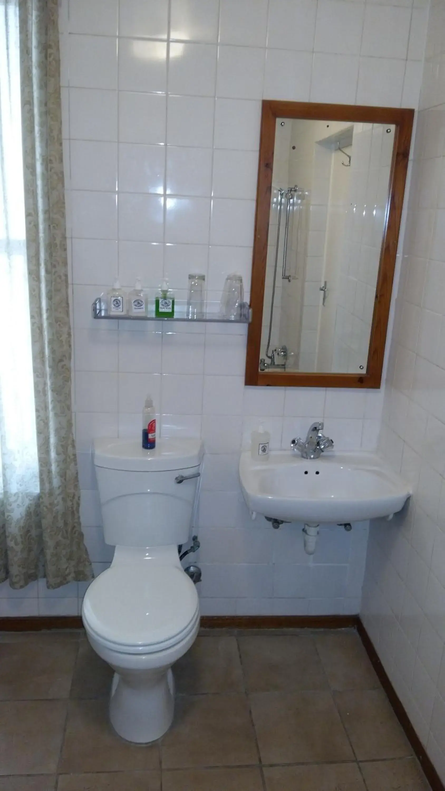 Twin Room - single occupancy in Albertinia Hotel Twin Room - single occupancy in Albertinia Hotel