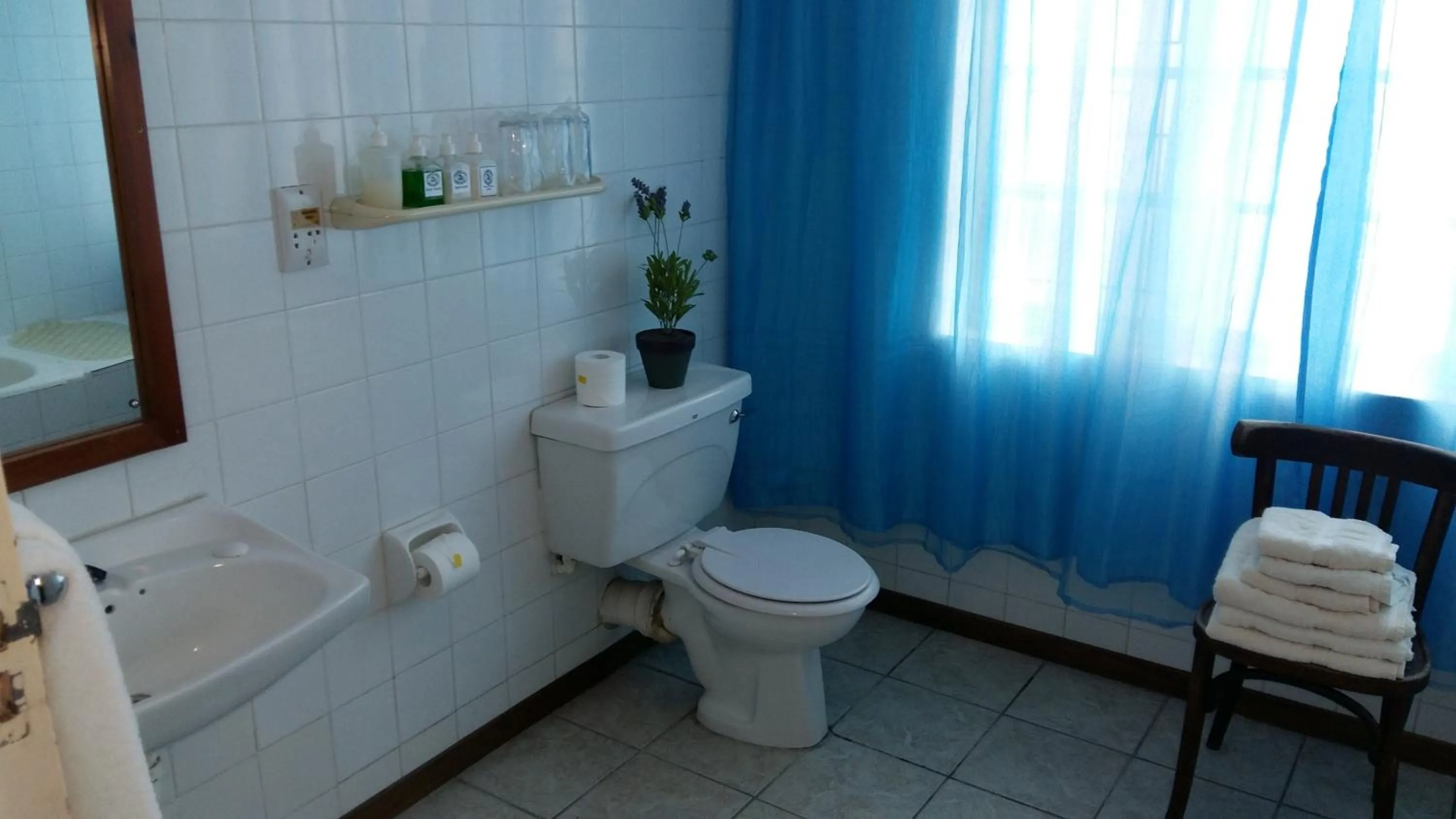Bathroom in Albertinia Hotel