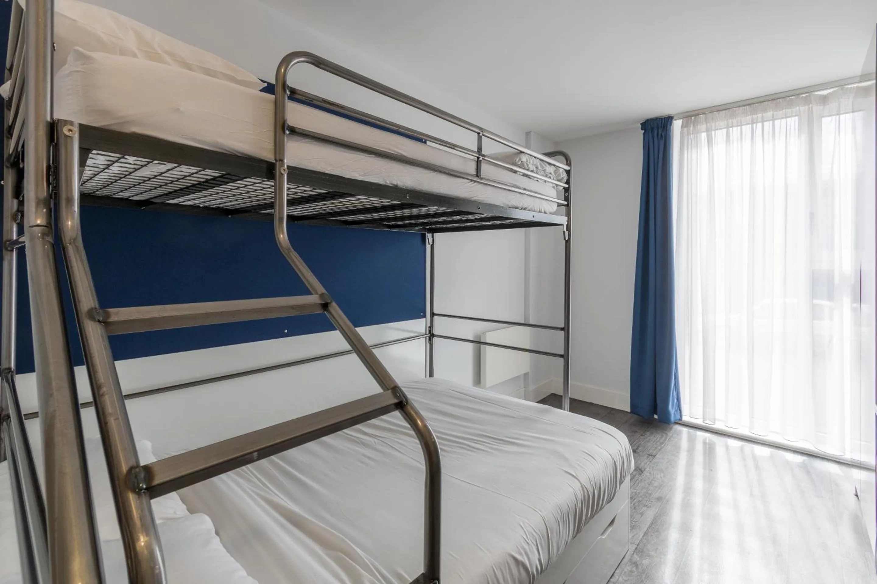 Bed in Destiny Student - Holyrood (Brae House)