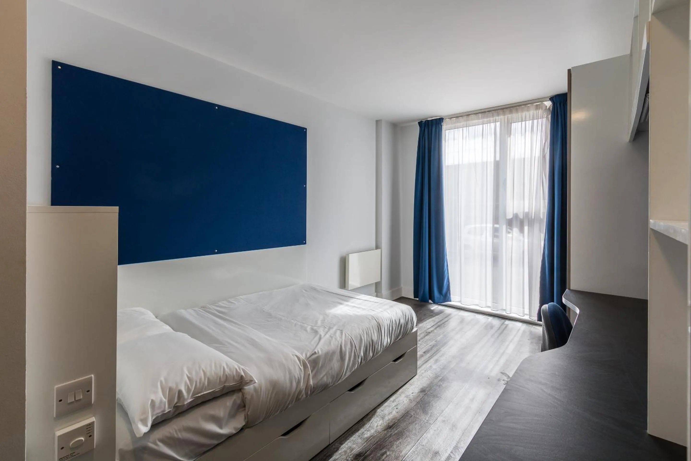 Bedroom, Bed in Destiny Student - Holyrood (Brae House)