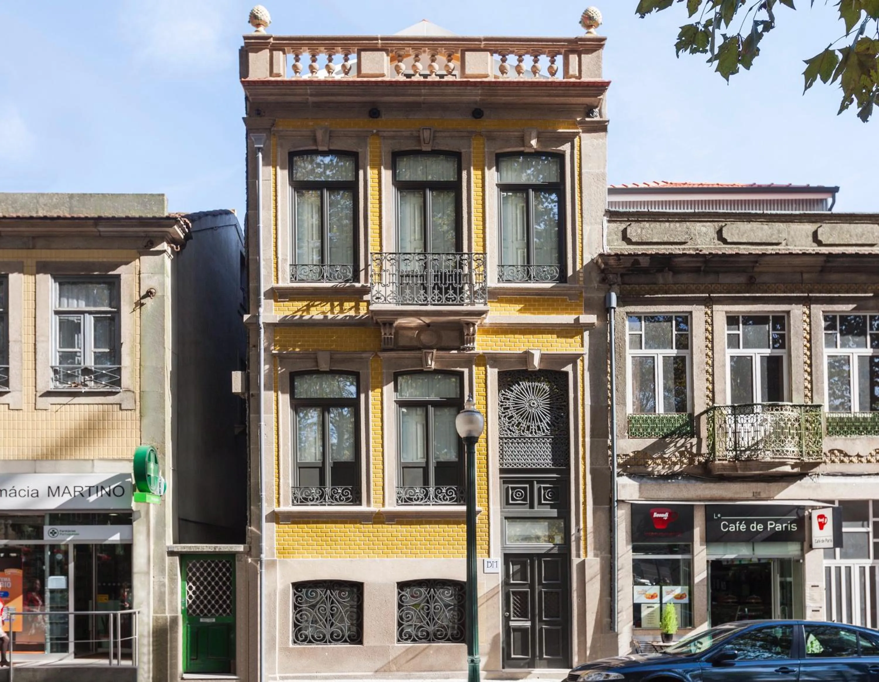 Facade/entrance in BO - Marquês Apartments
