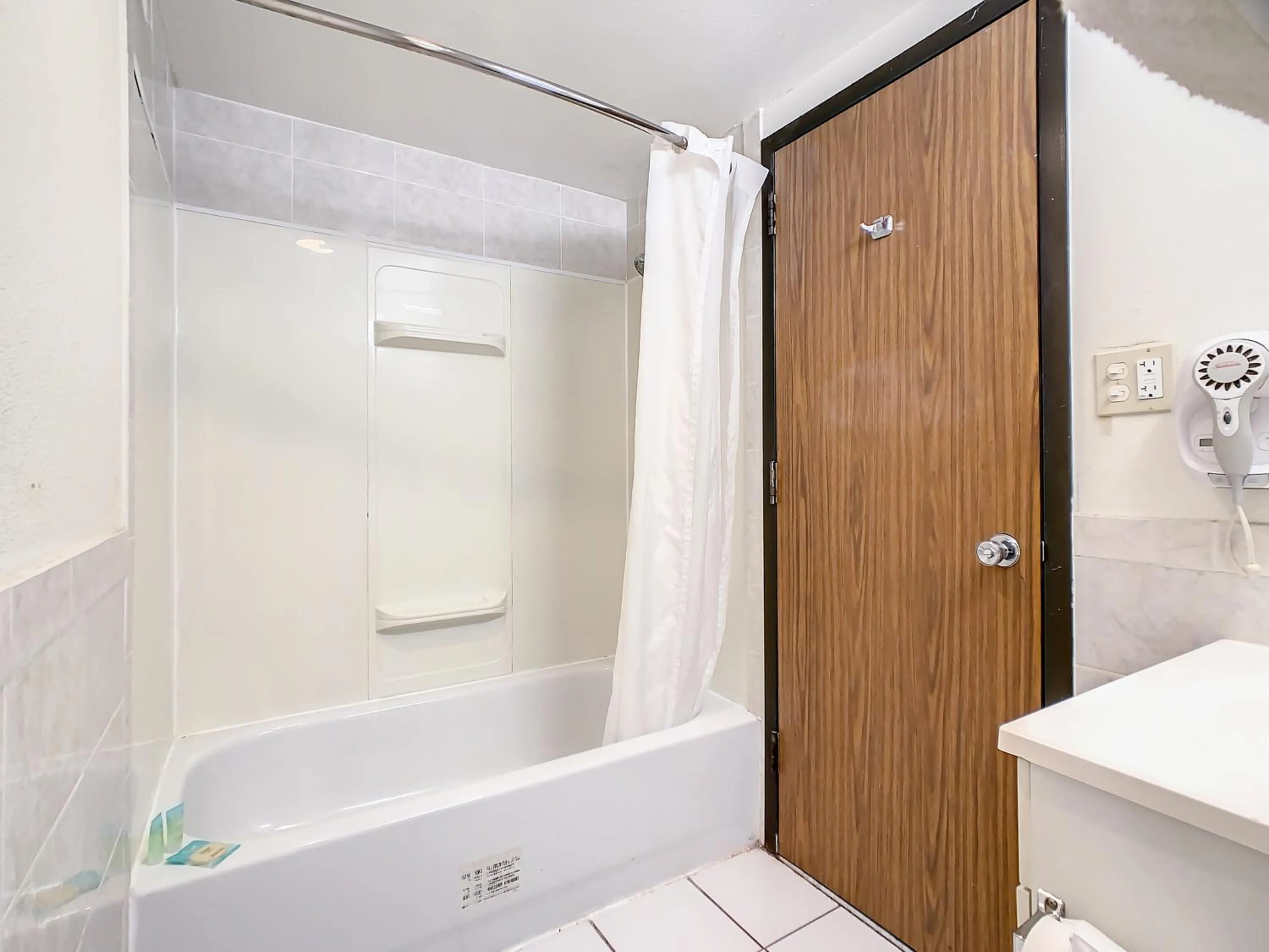 Shower in Stayable Kissimmee East