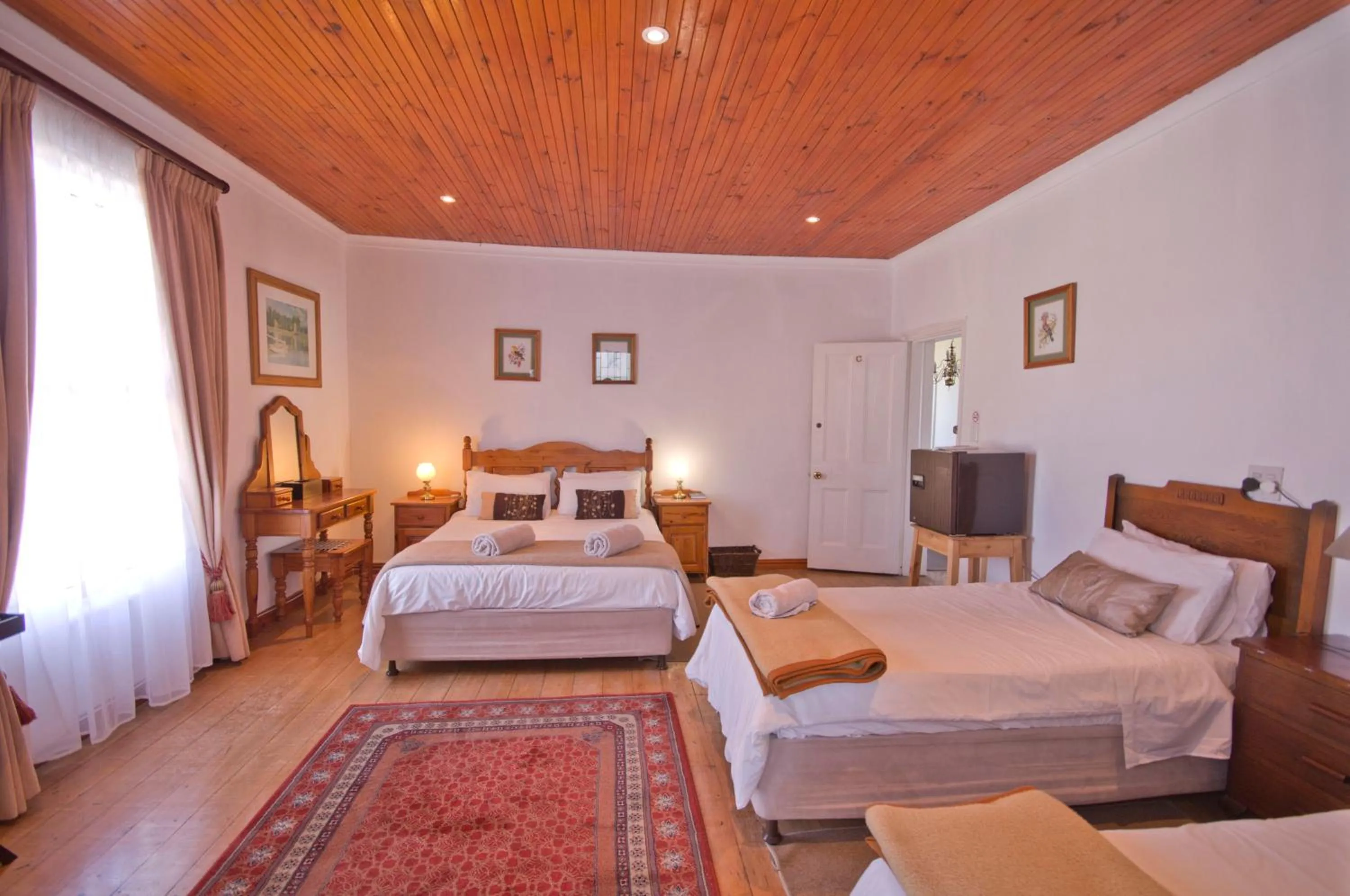 Photo of the whole room, Bed in Knysna Manor House