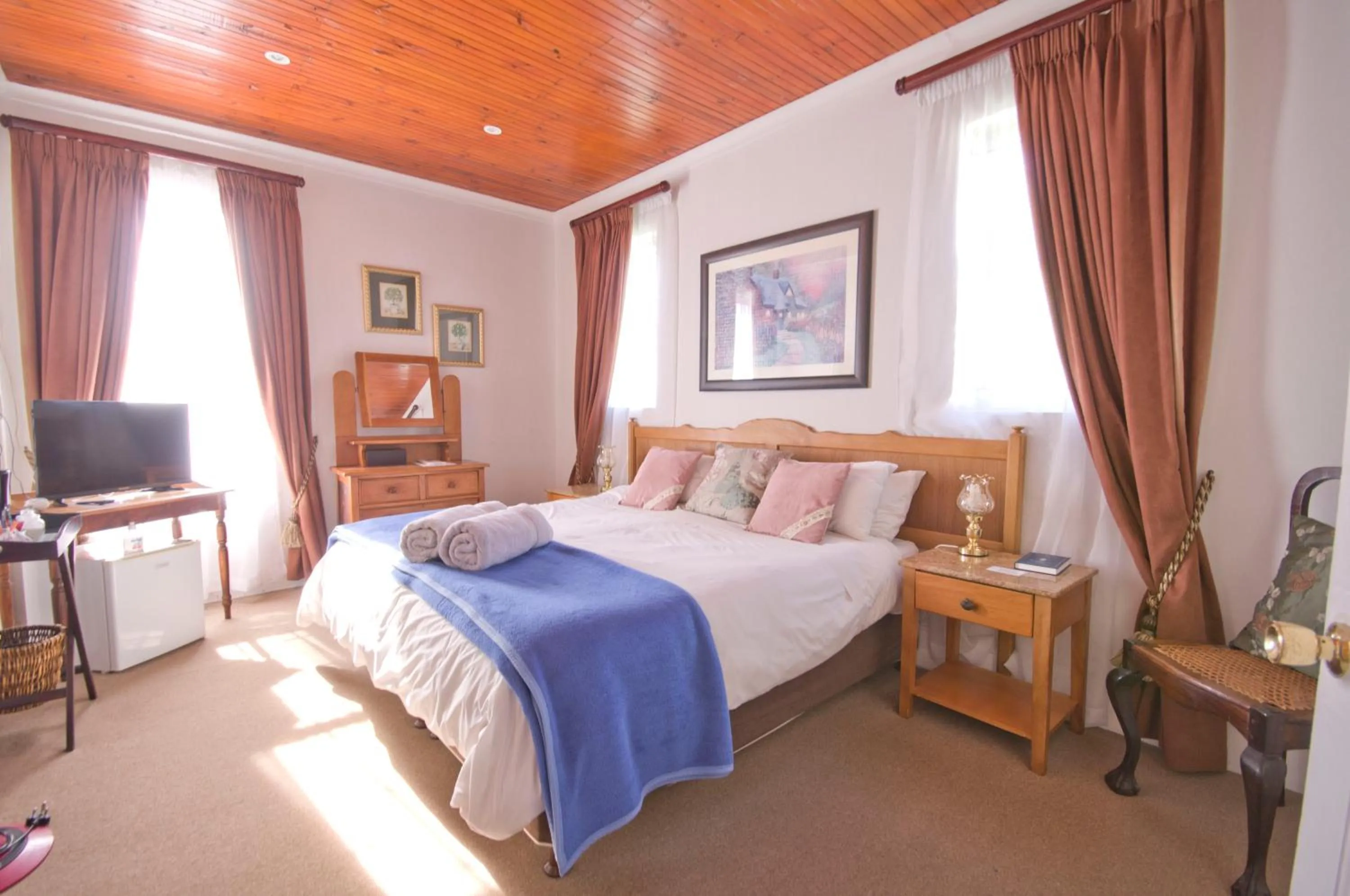 Bed in Knysna Manor House