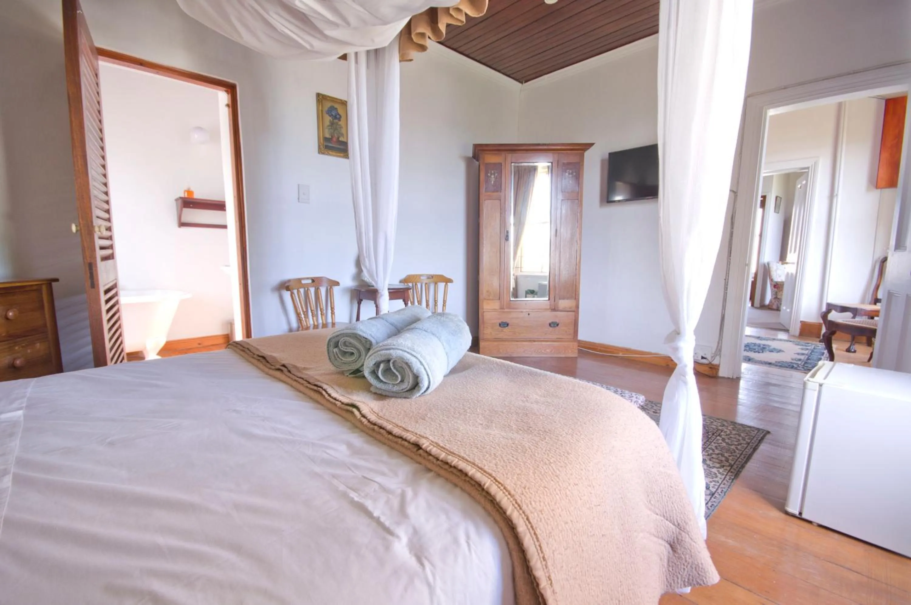 Bed in Knysna Manor House