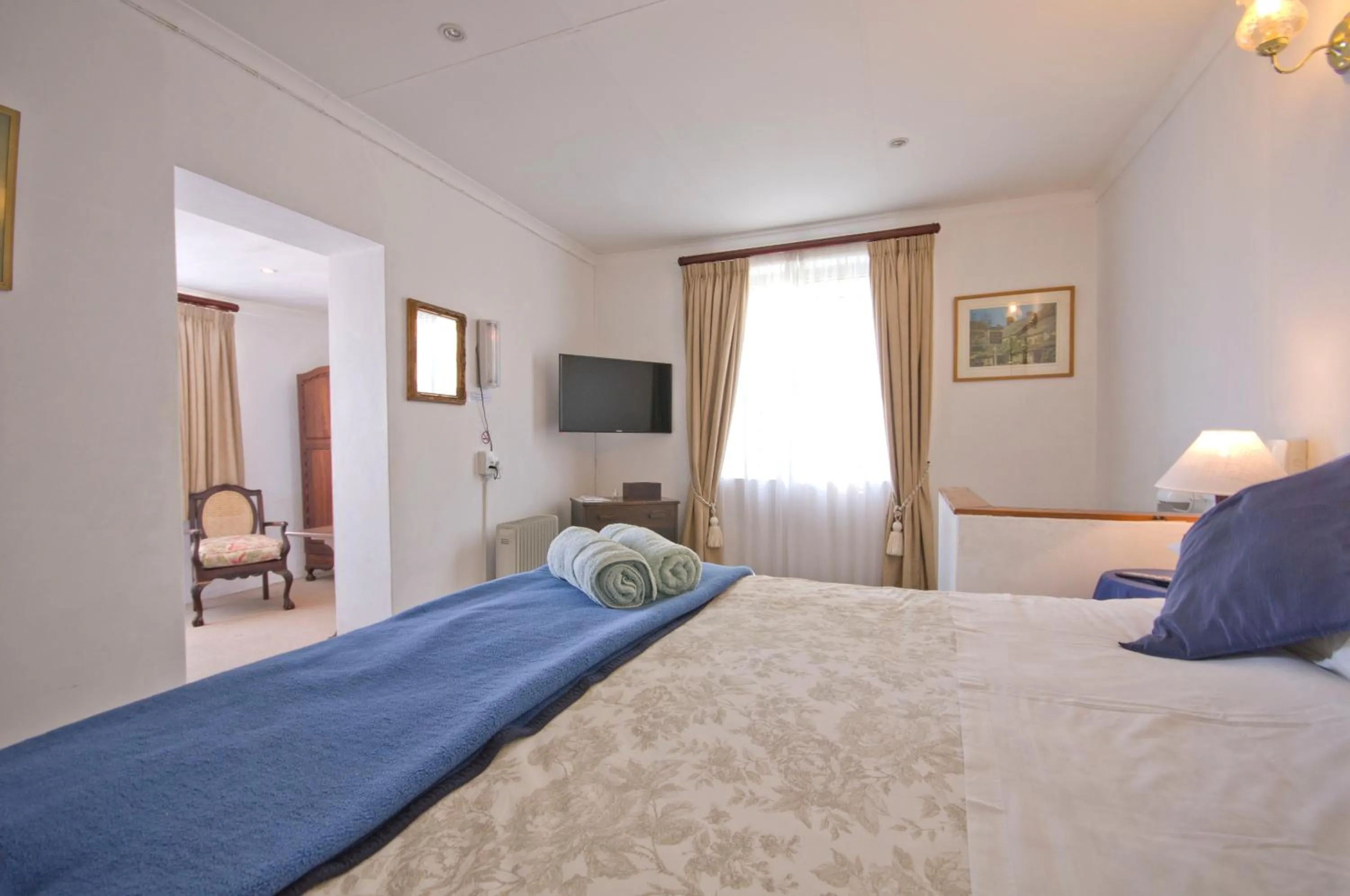 Bed in Knysna Manor House