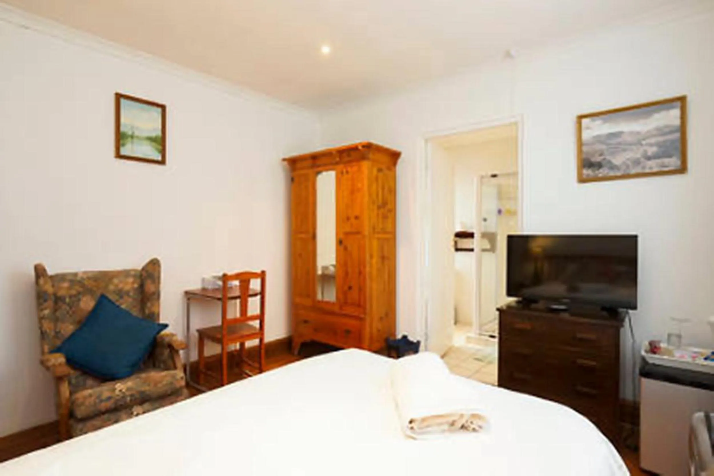 TV and multimedia, Bed in Knysna Manor House