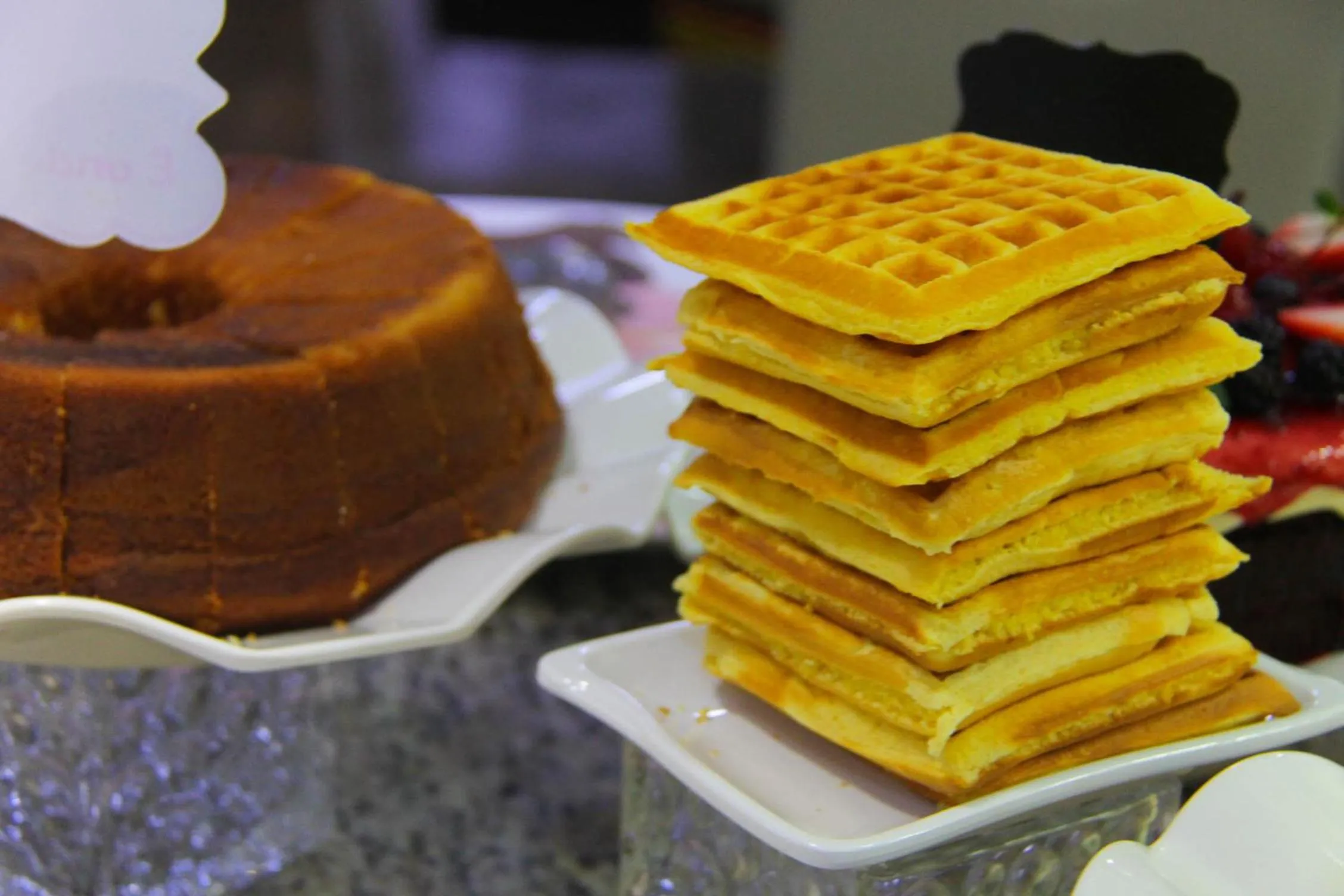 Breakfast in AJ Hotel Chapecó - Fácil Acesso Pátio Shopping e Rótula da Bandeira