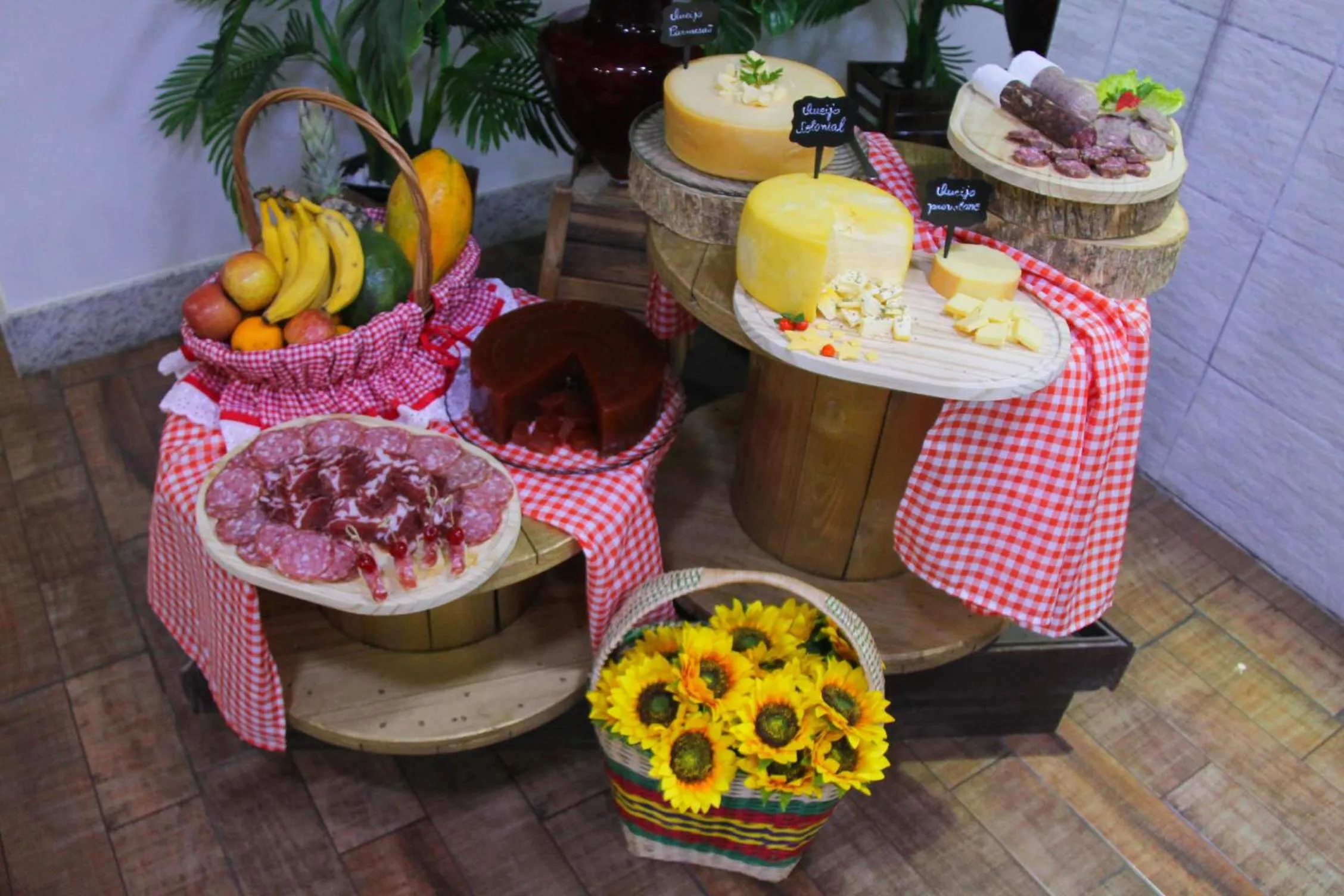 Breakfast in AJ Hotel Chapecó - Fácil Acesso Pátio Shopping e Rótula da Bandeira