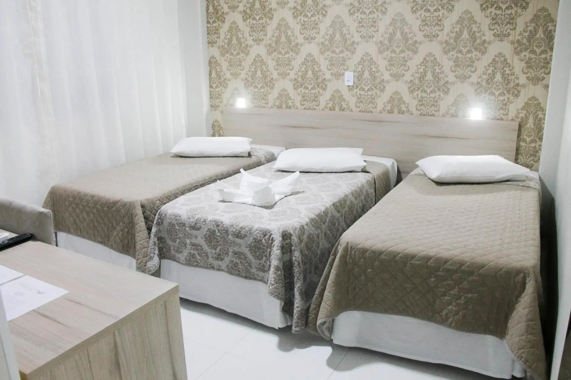 Standard Triple Room in AJ Hotel Chapecó - Fácil Acesso Pátio Shopping e Rótula da Bandeira Standard Triple Room in AJ Hotel Chapecó - Fácil Acesso Pátio Shopping e Rótula da Bandeira