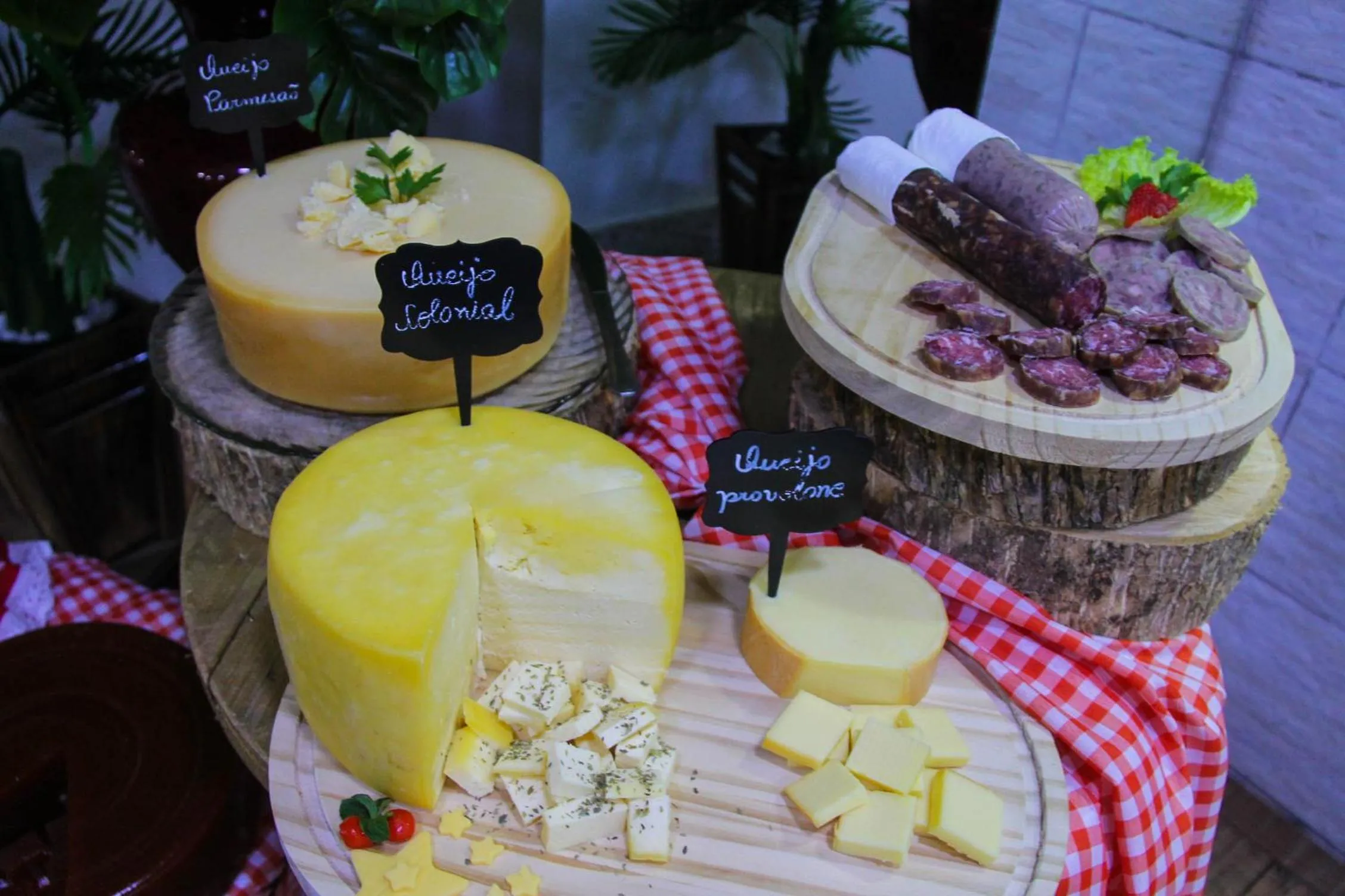 Breakfast in AJ Hotel Chapecó - Fácil Acesso Pátio Shopping e Rótula da Bandeira