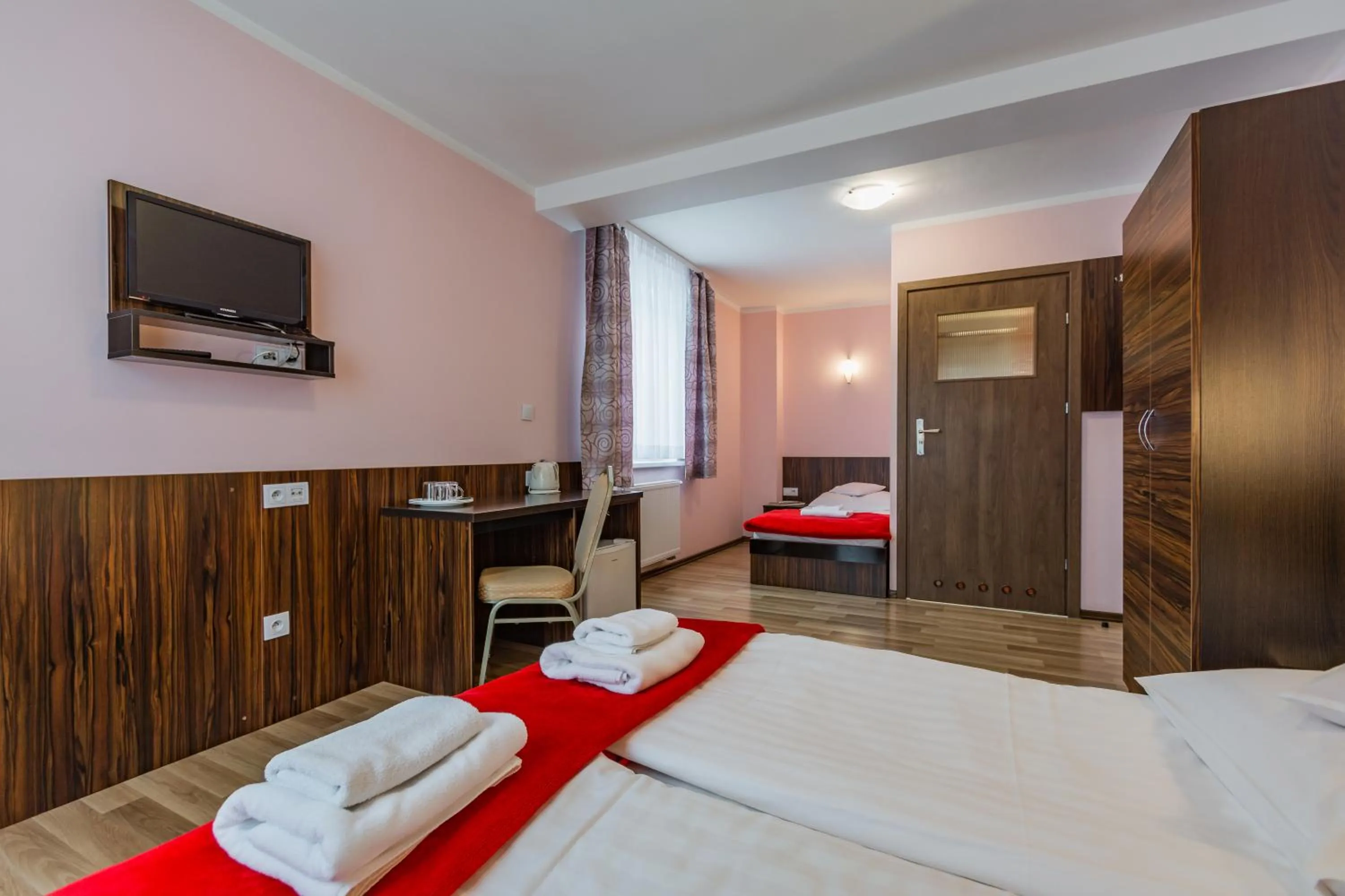 Photo of the whole room, Bed in Vena