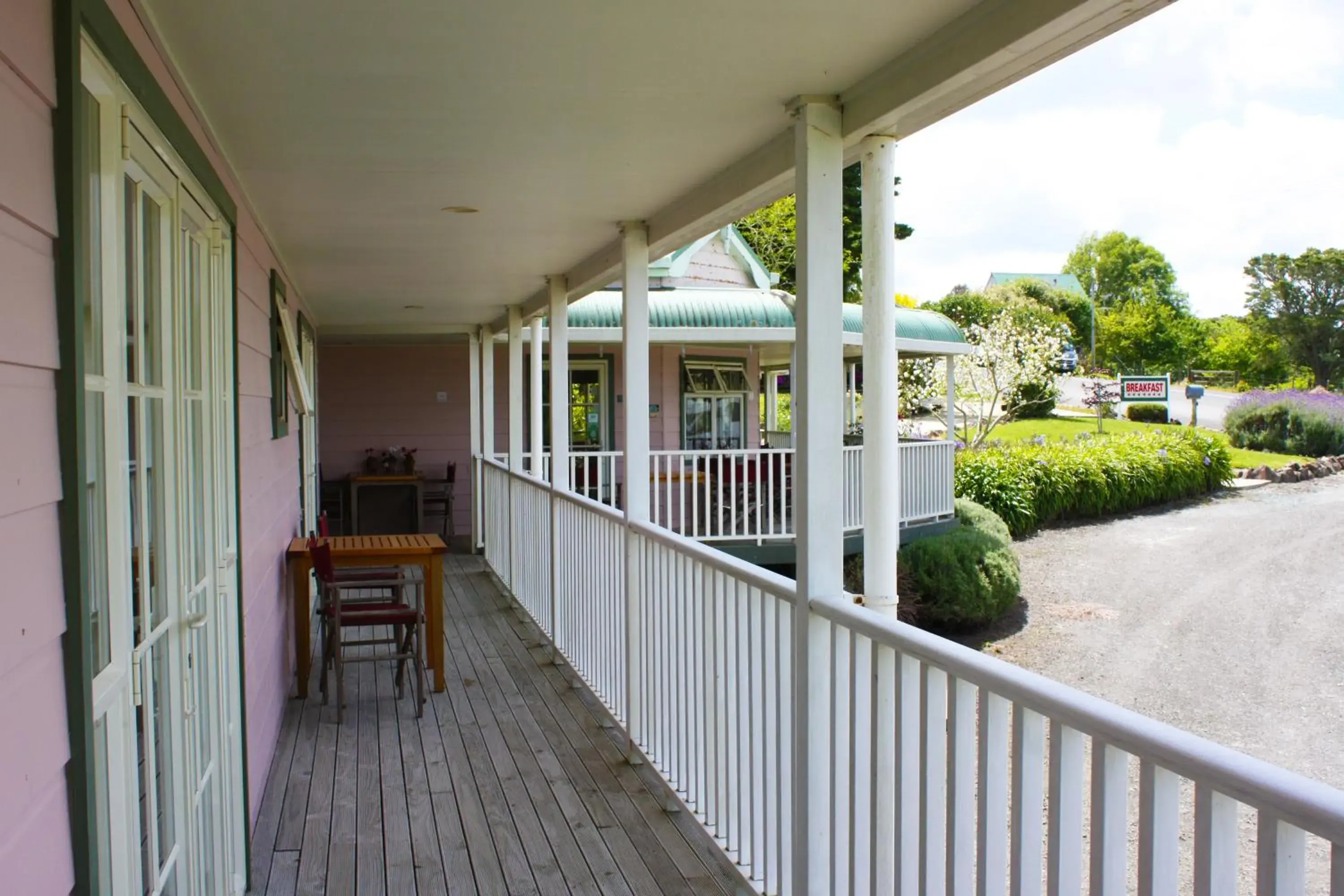 Large Twin Room in Matakohe House Large Twin Room in Matakohe House