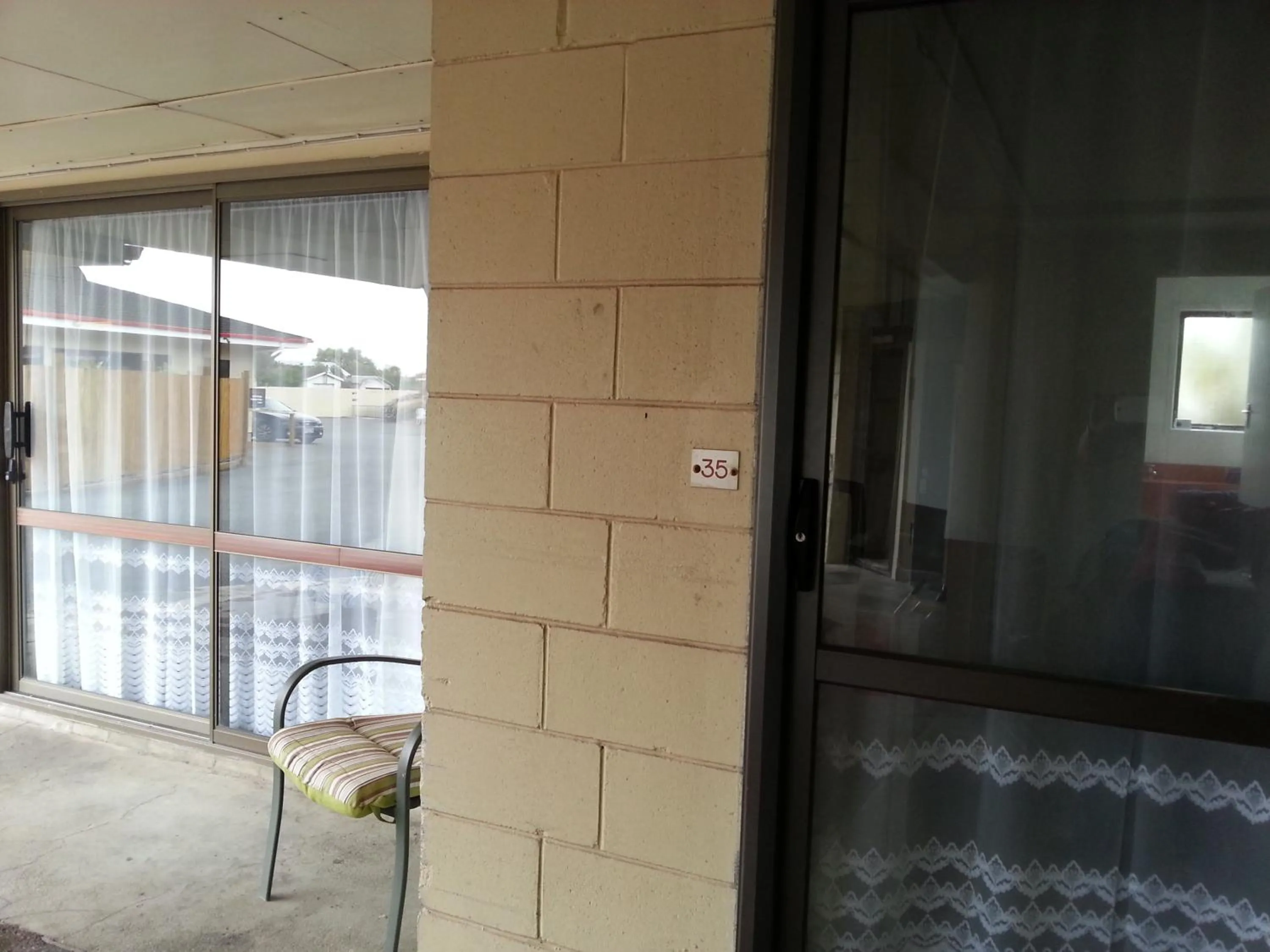 Facade/entrance in Orana Motor Inn & Restaurant