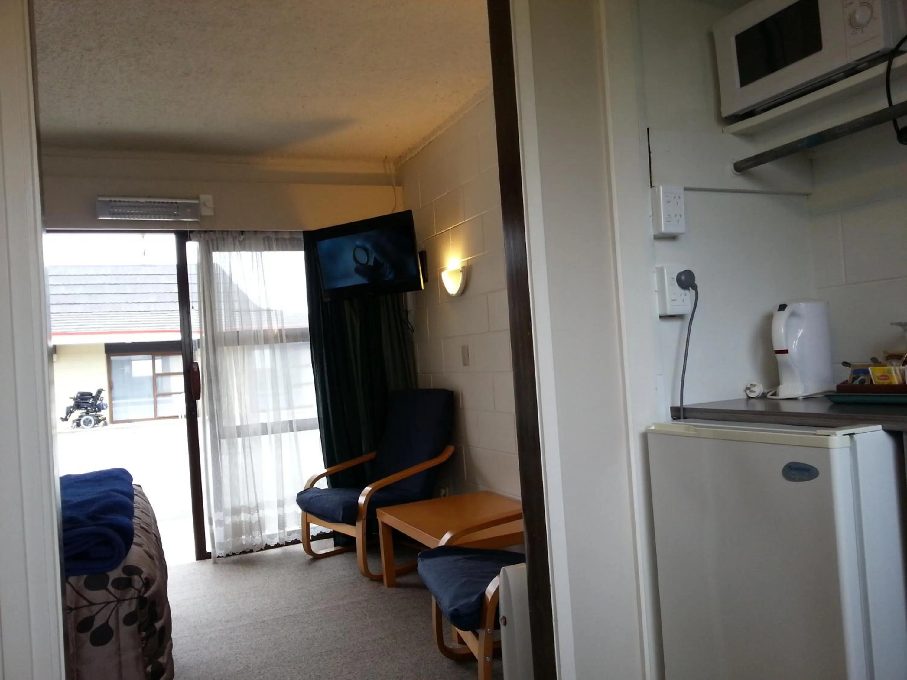 Coffee/tea facilities in Orana Motor Inn & Restaurant