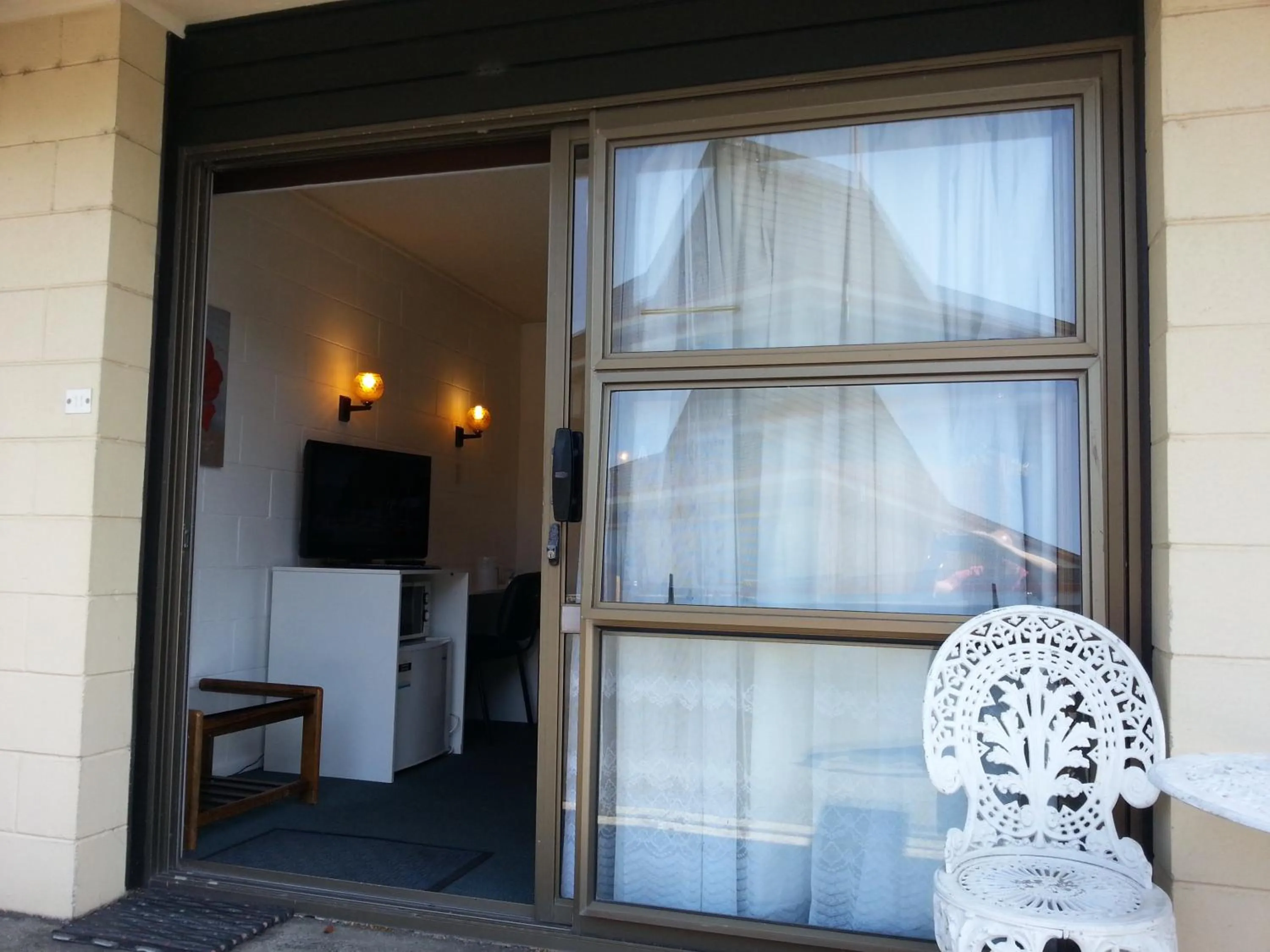 Facade/entrance in Orana Motor Inn & Restaurant