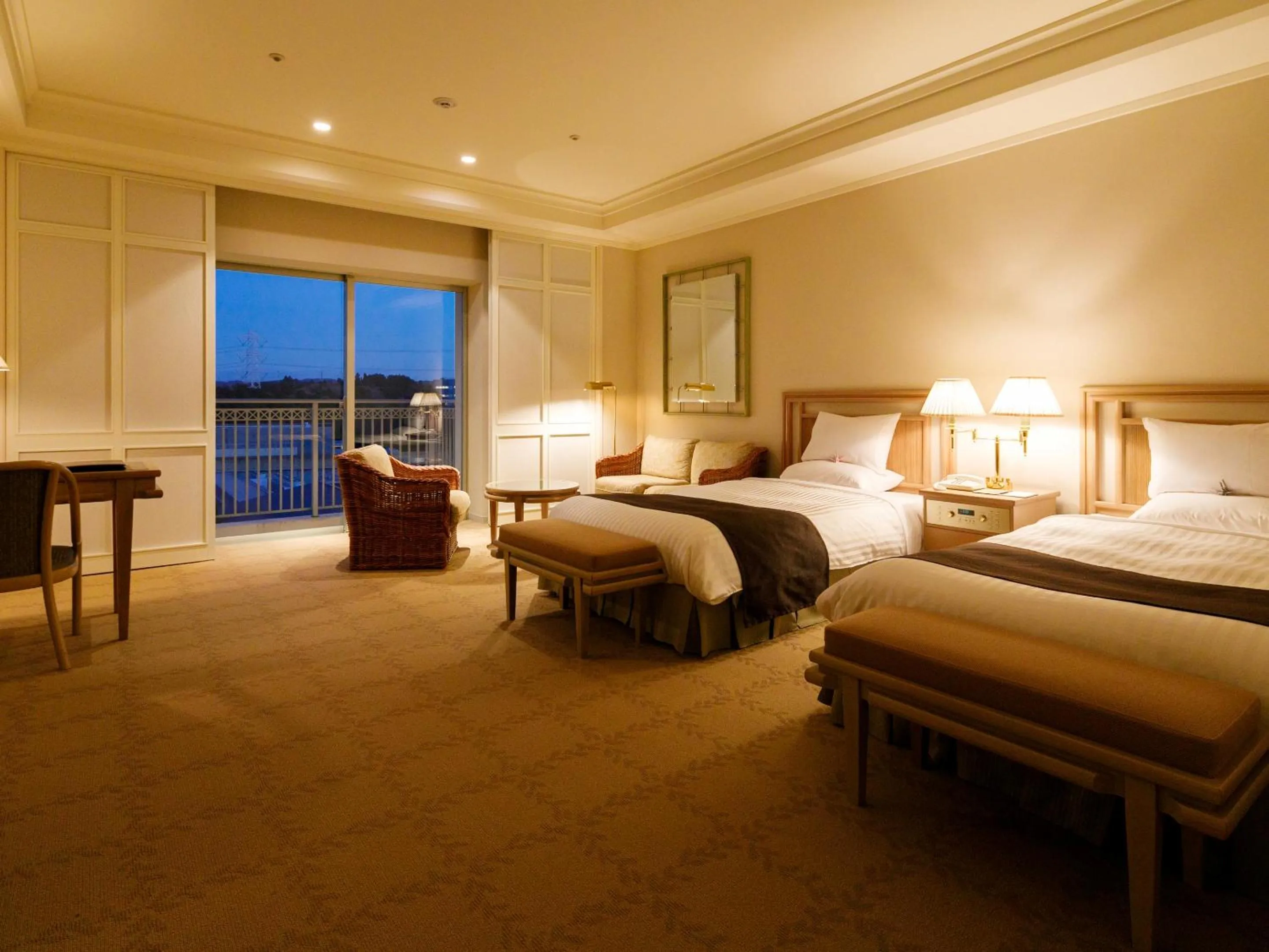 Photo of the whole room, Bed in Okura Akademia Park Hotel