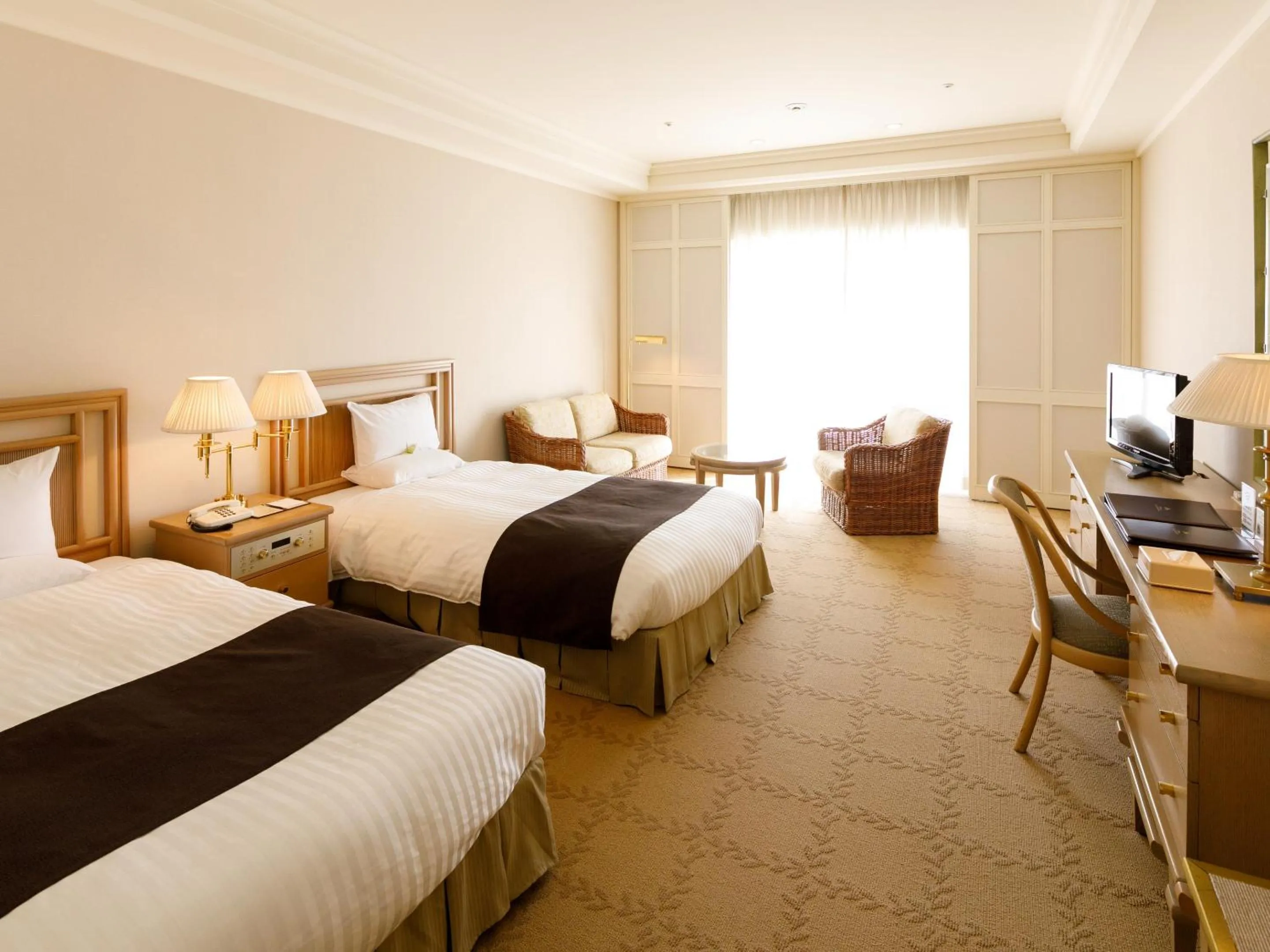 Photo of the whole room, Bed in Okura Akademia Park Hotel