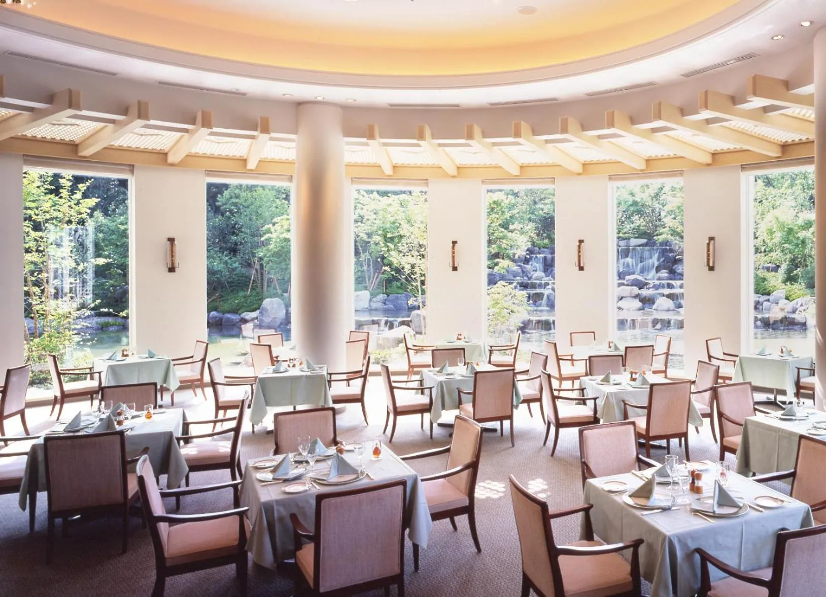 Restaurant/places to eat in Okura Akademia Park Hotel