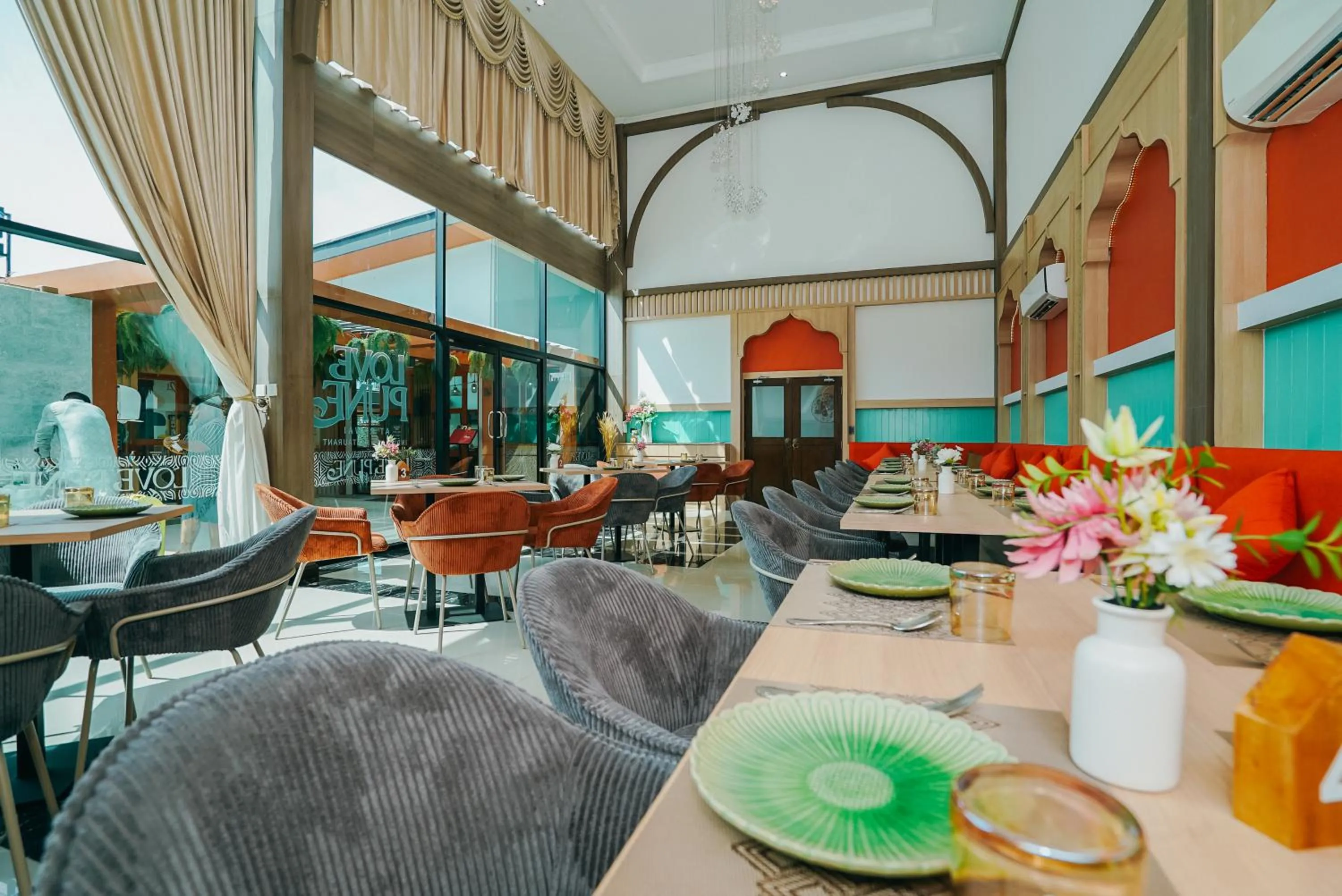 Restaurant/places to eat in Rawayana West Villas & Kids Park