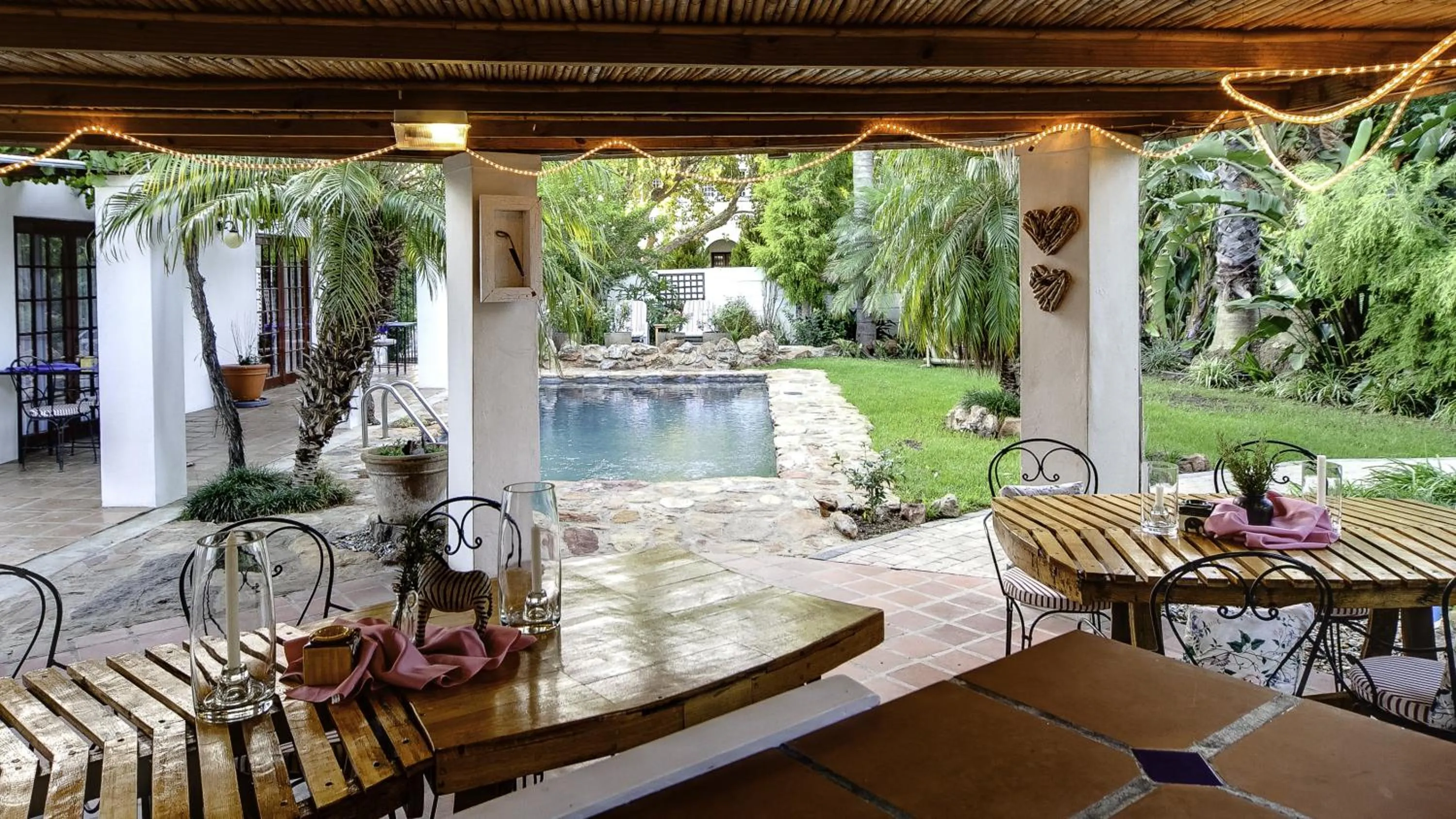 Patio in GuBas De Hoek meet eat sleep