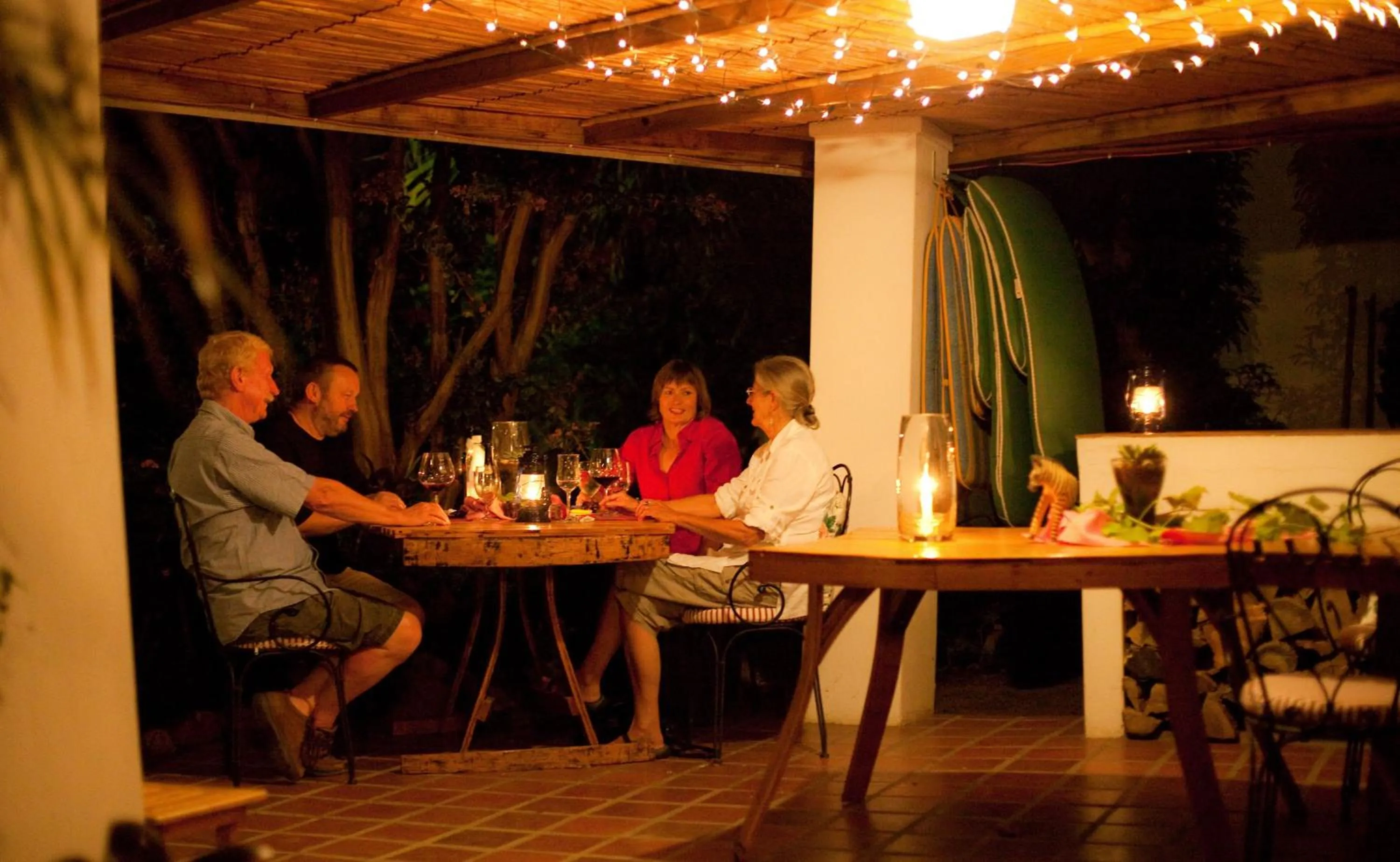 group of guests in GuBas De Hoek meet eat sleep