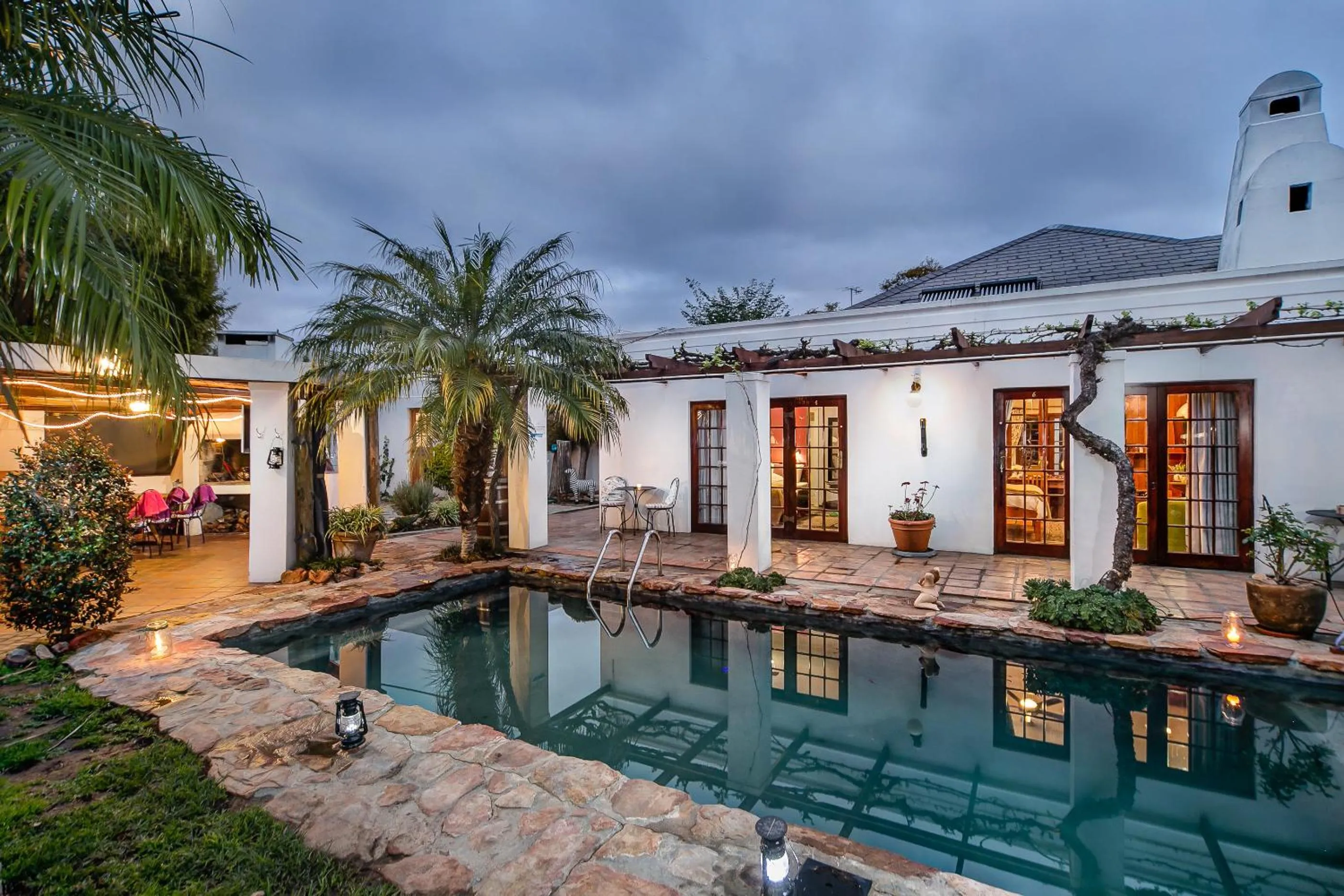 Swimming pool in GuBas De Hoek meet eat sleep