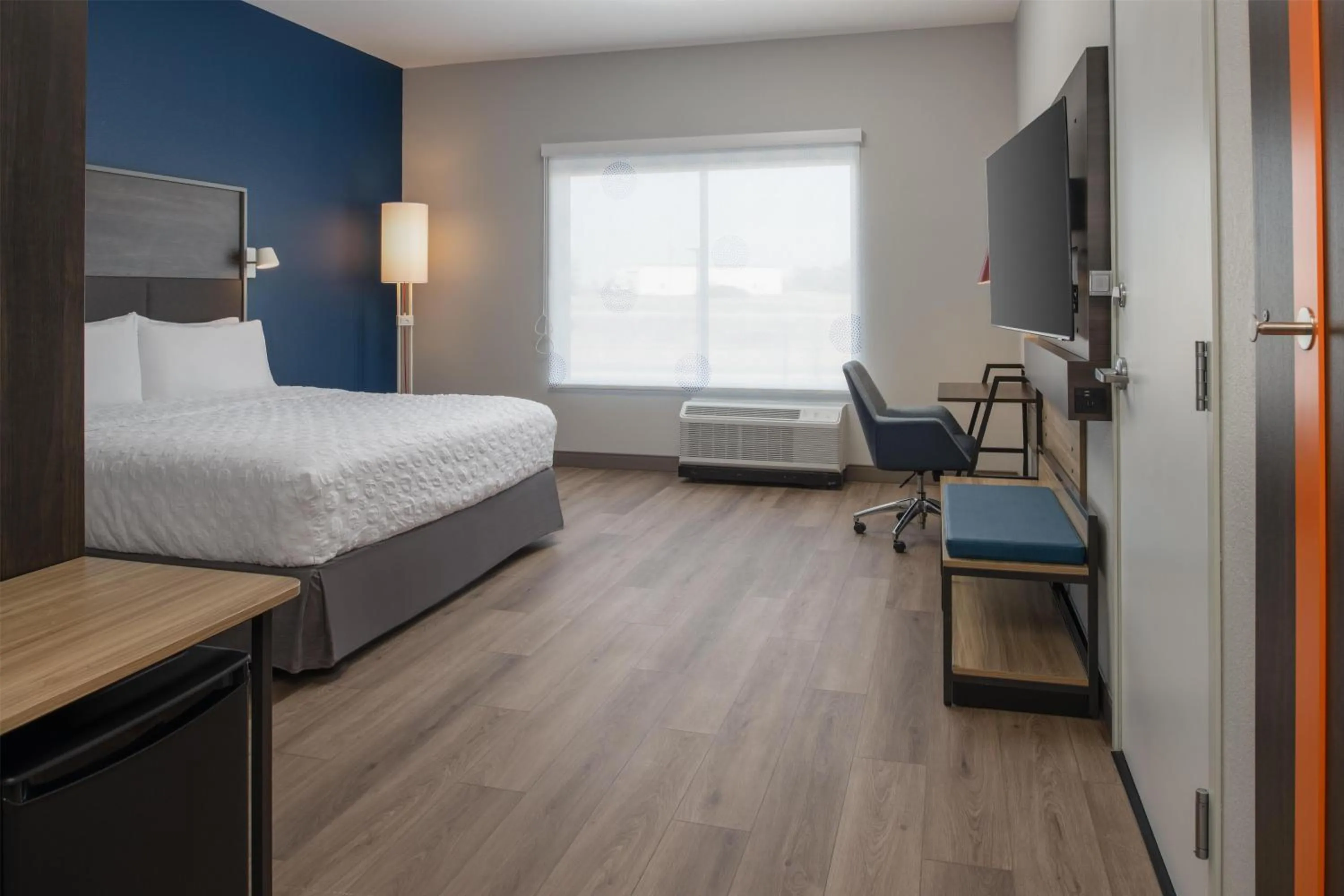 Bed in Tru By Hilton Columbia South