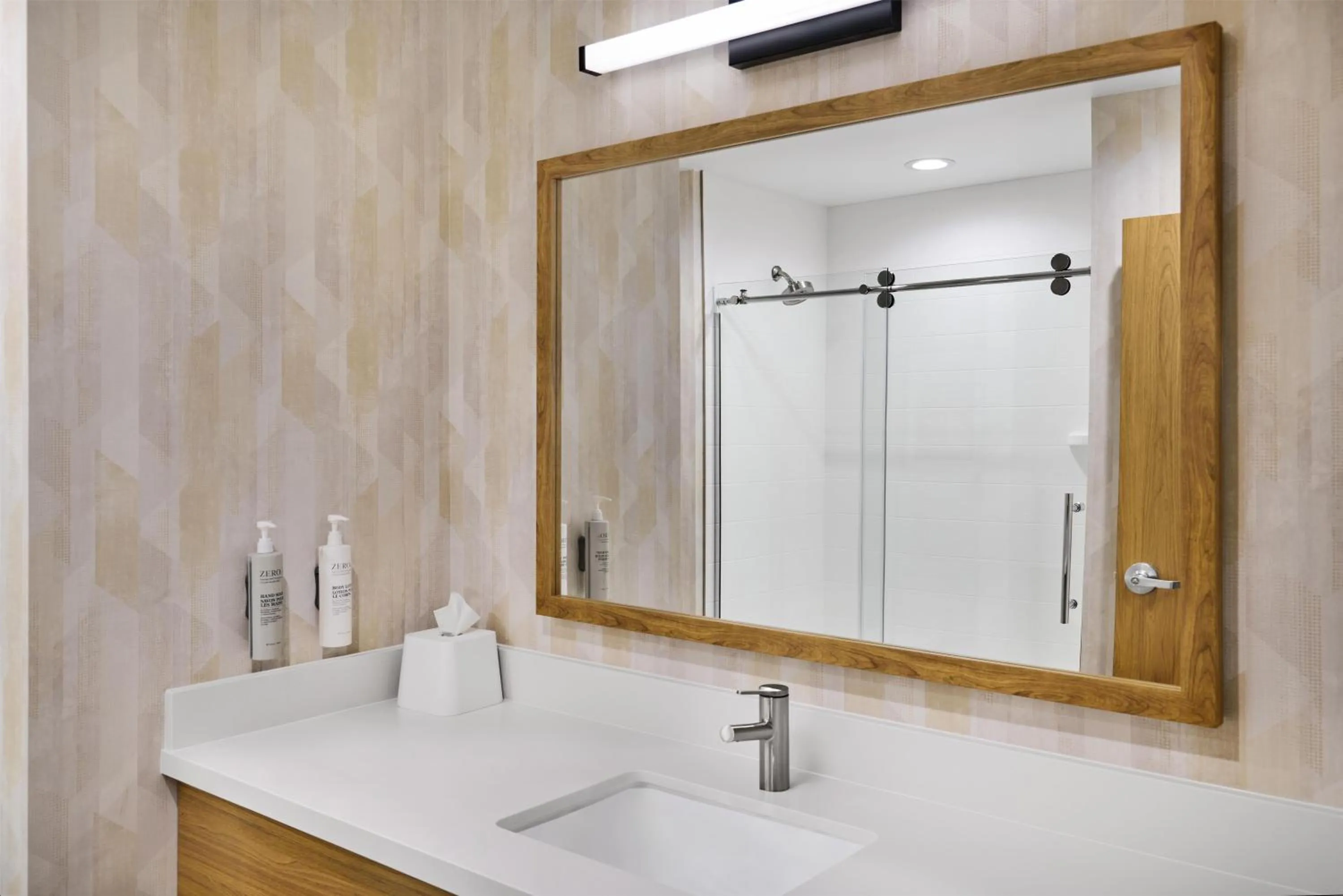 Bathroom in Hampton Inn Midland West