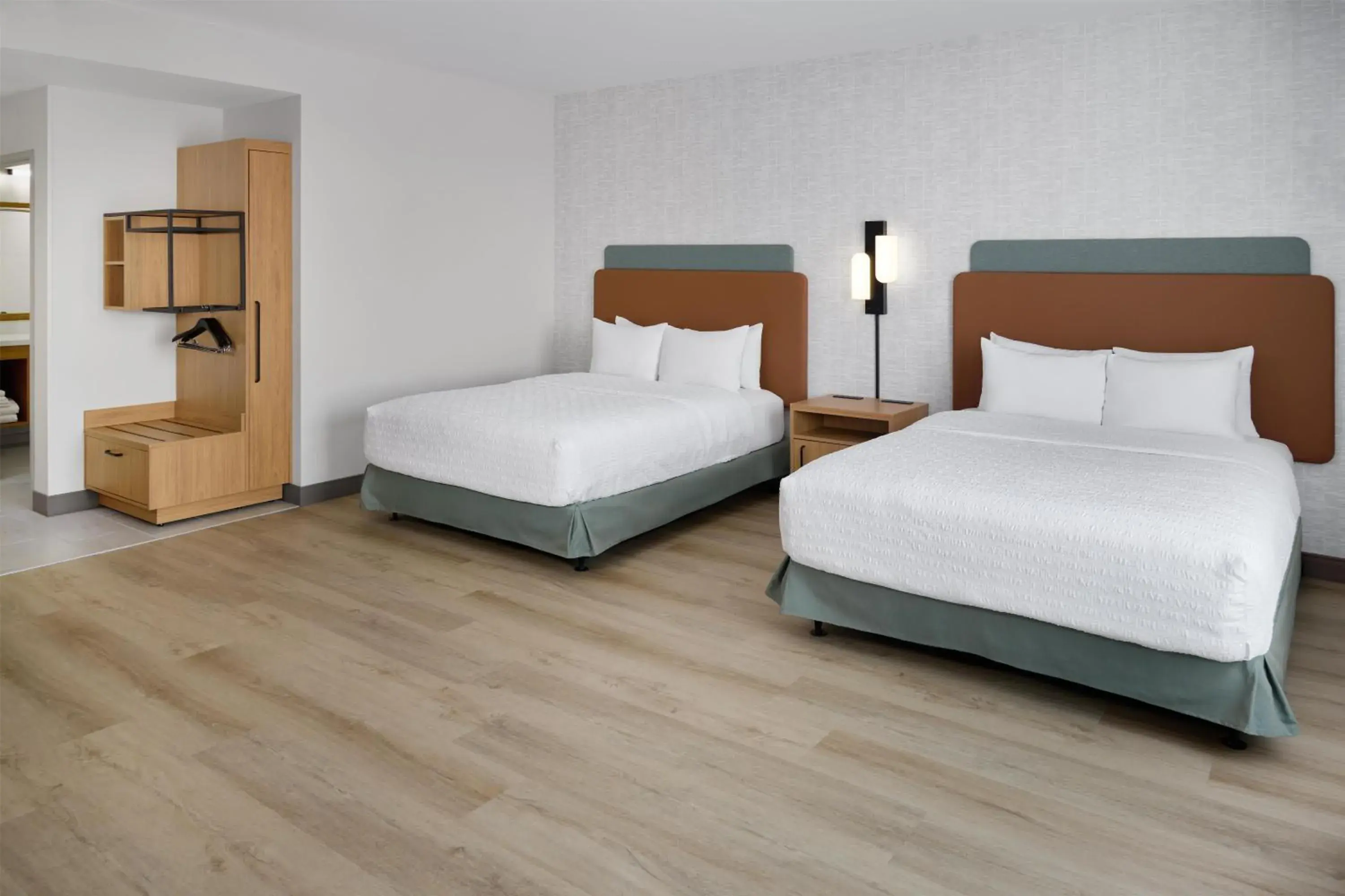 Queen Room with Two Queen Beds and Bath Tub - Mobility and Hearing Access in Hampton Inn Midland West Queen Room with Two Queen Beds and Bath Tub - Mobility and Hearing Access in Hampton Inn Midland West