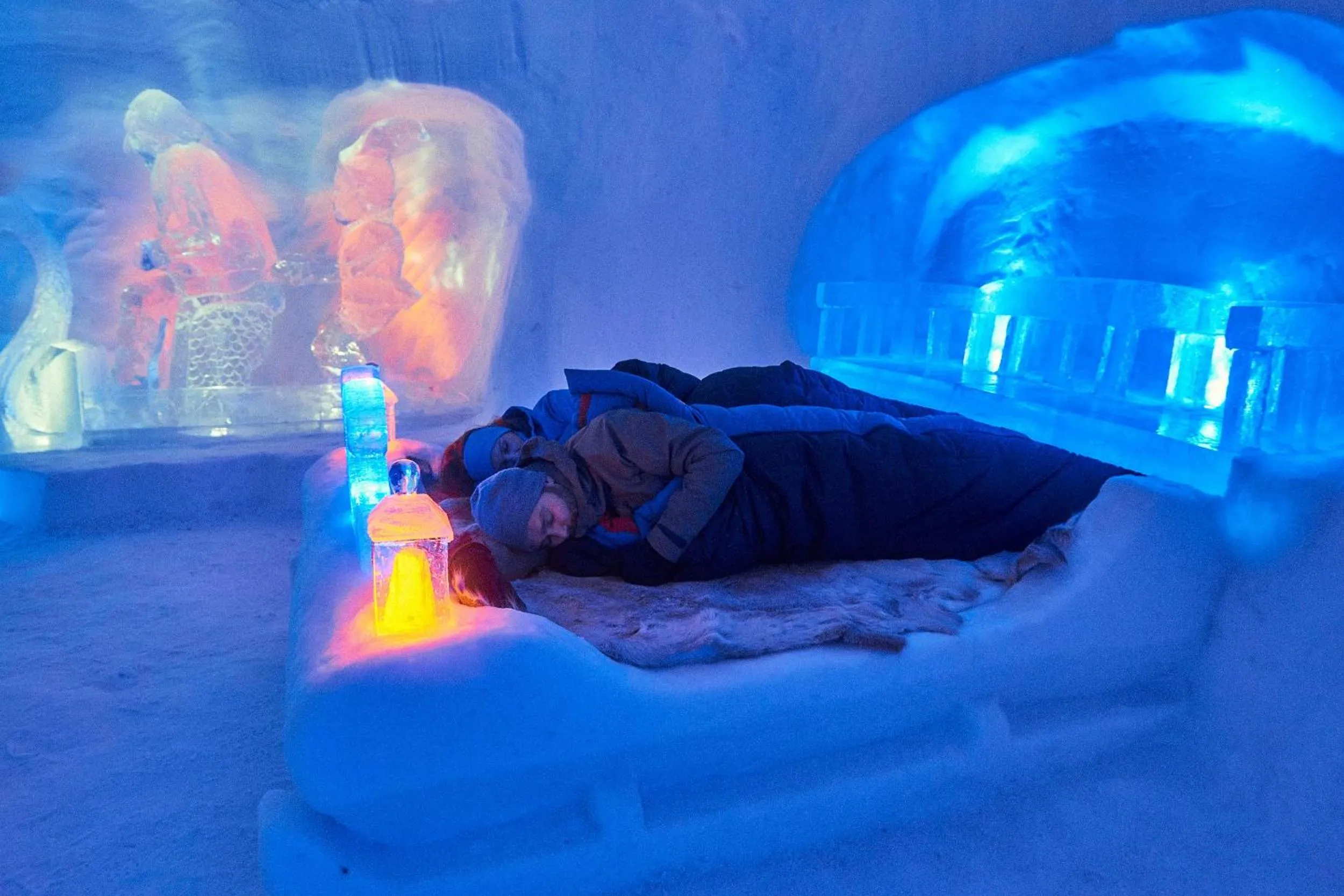 Bed in Hunderfossen Snow Hotel