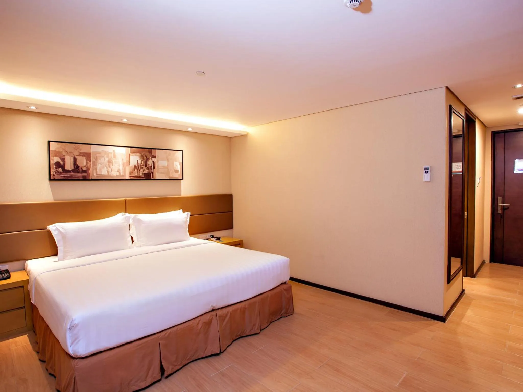 Bed in Jinjiang Inn - Makati