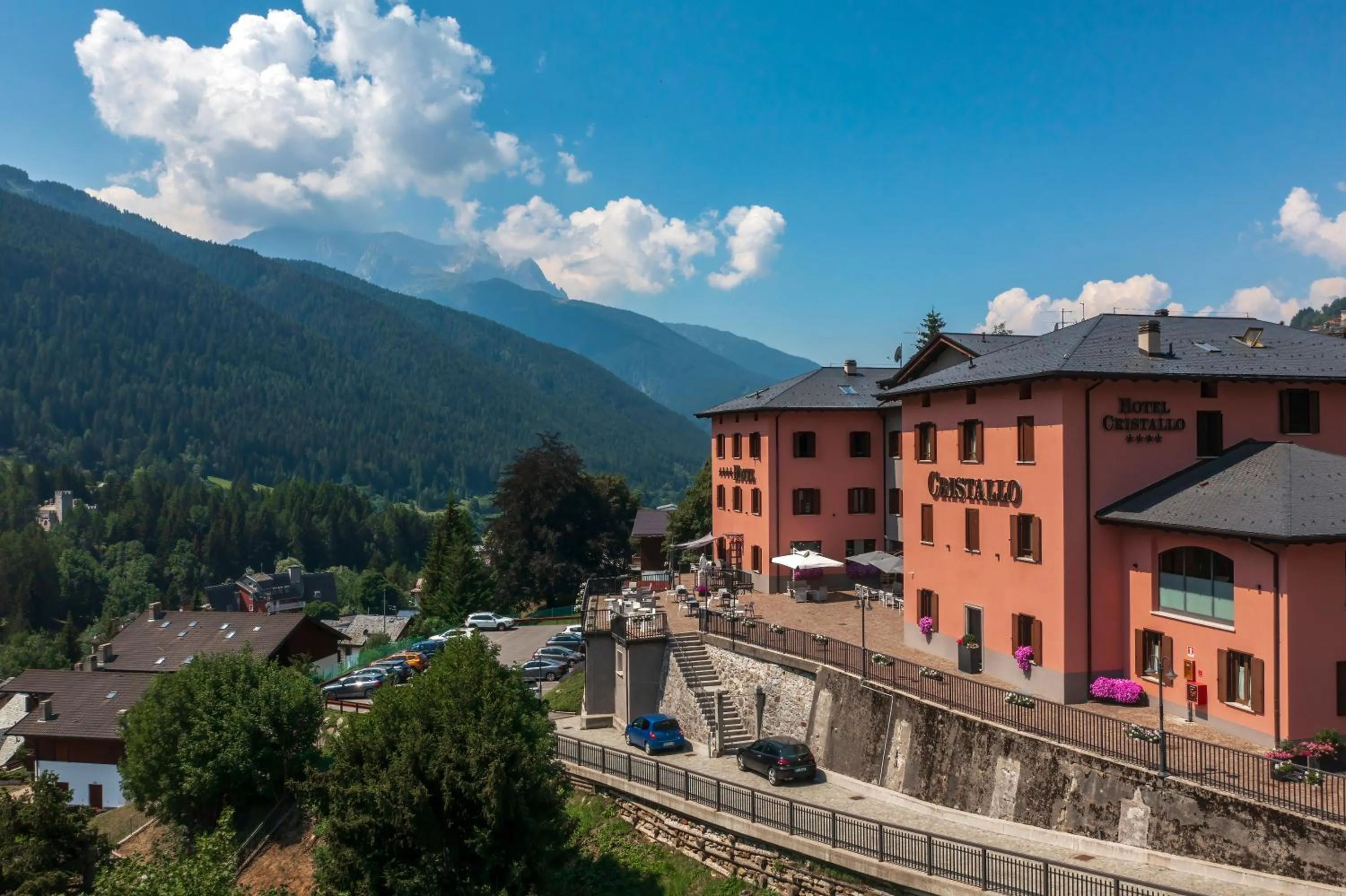 Property building in Hotel Garnì Cristallo