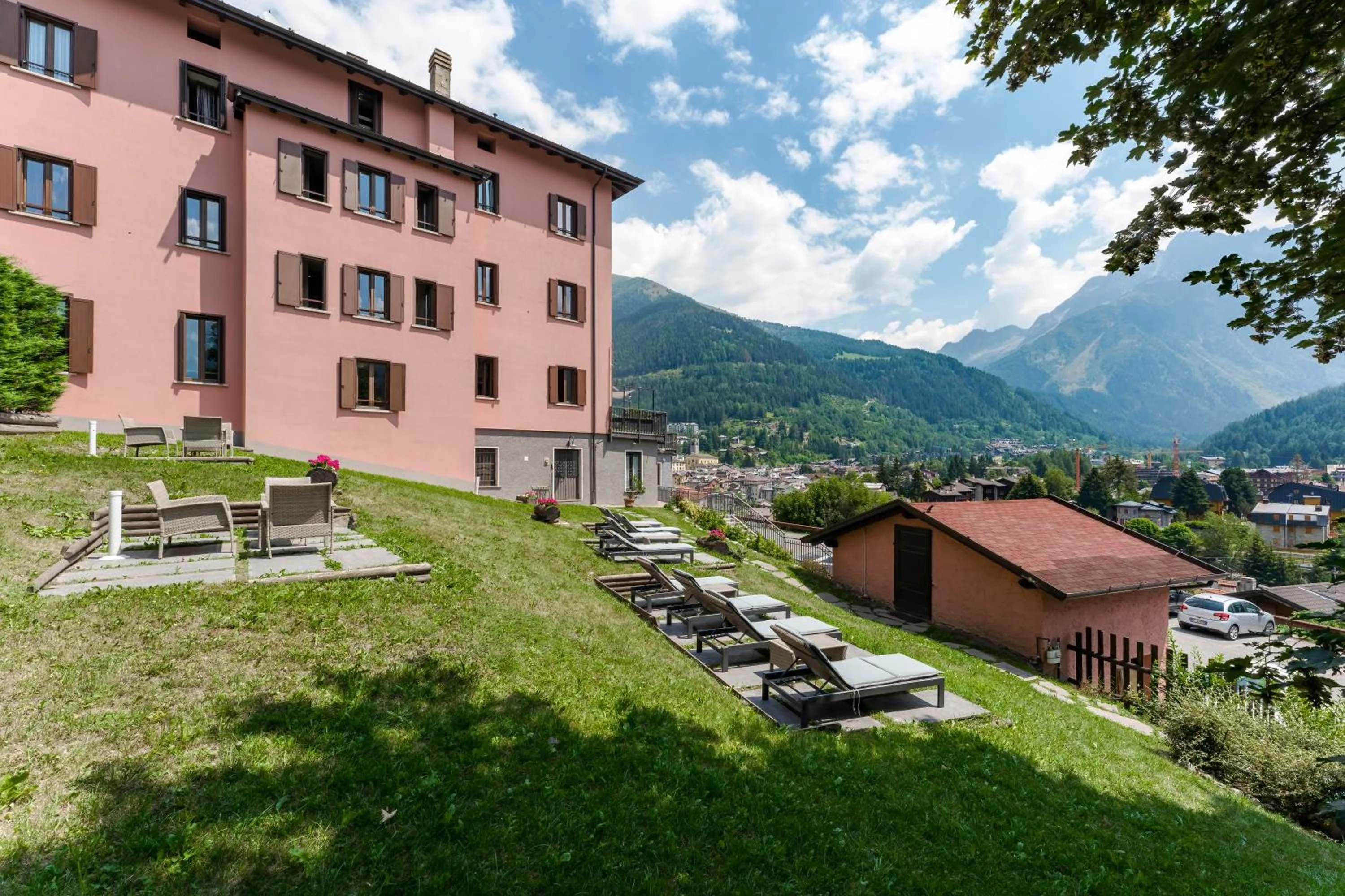 Property building in Hotel Garnì Cristallo