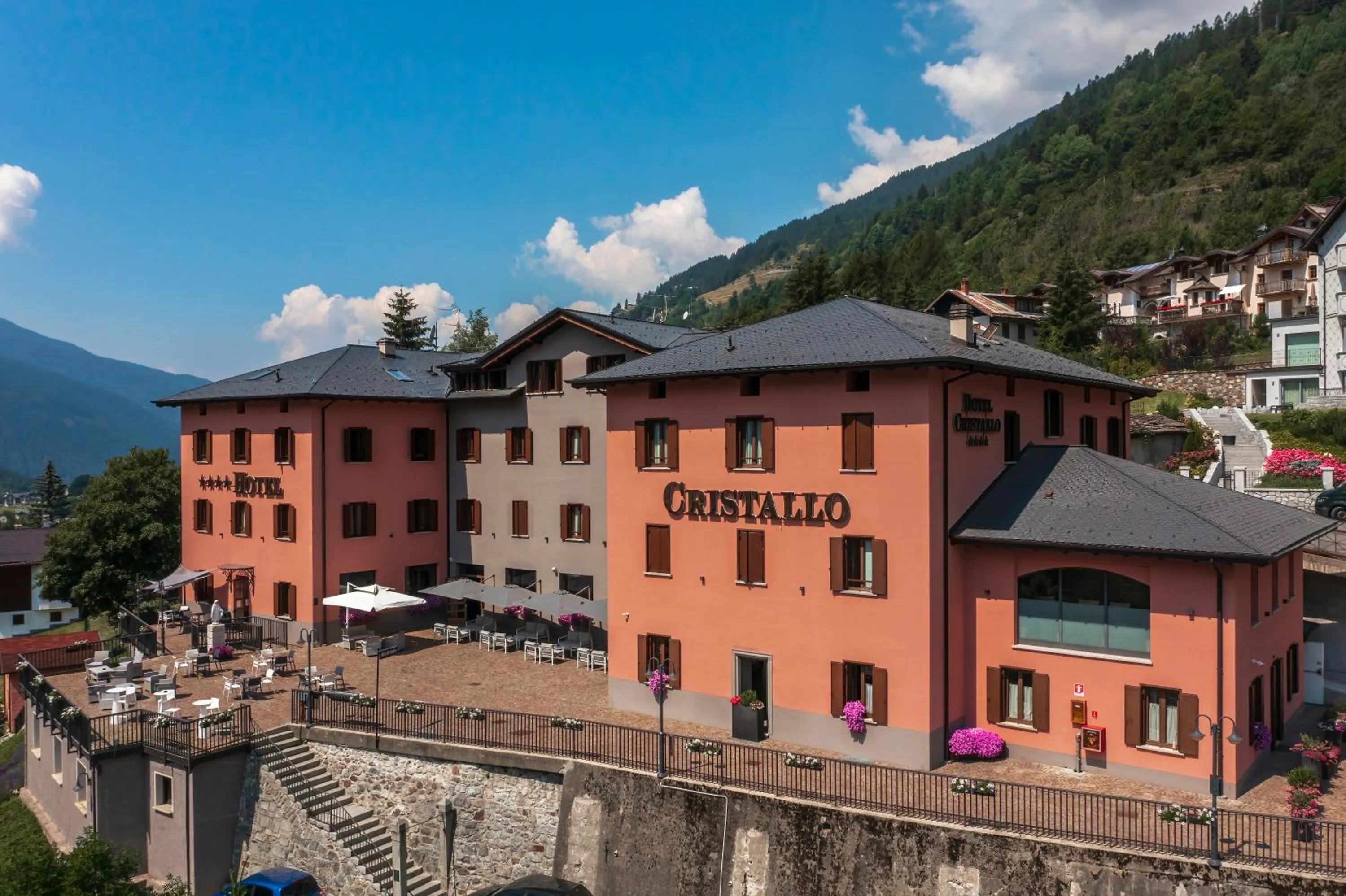 Property building in Hotel Garnì Cristallo