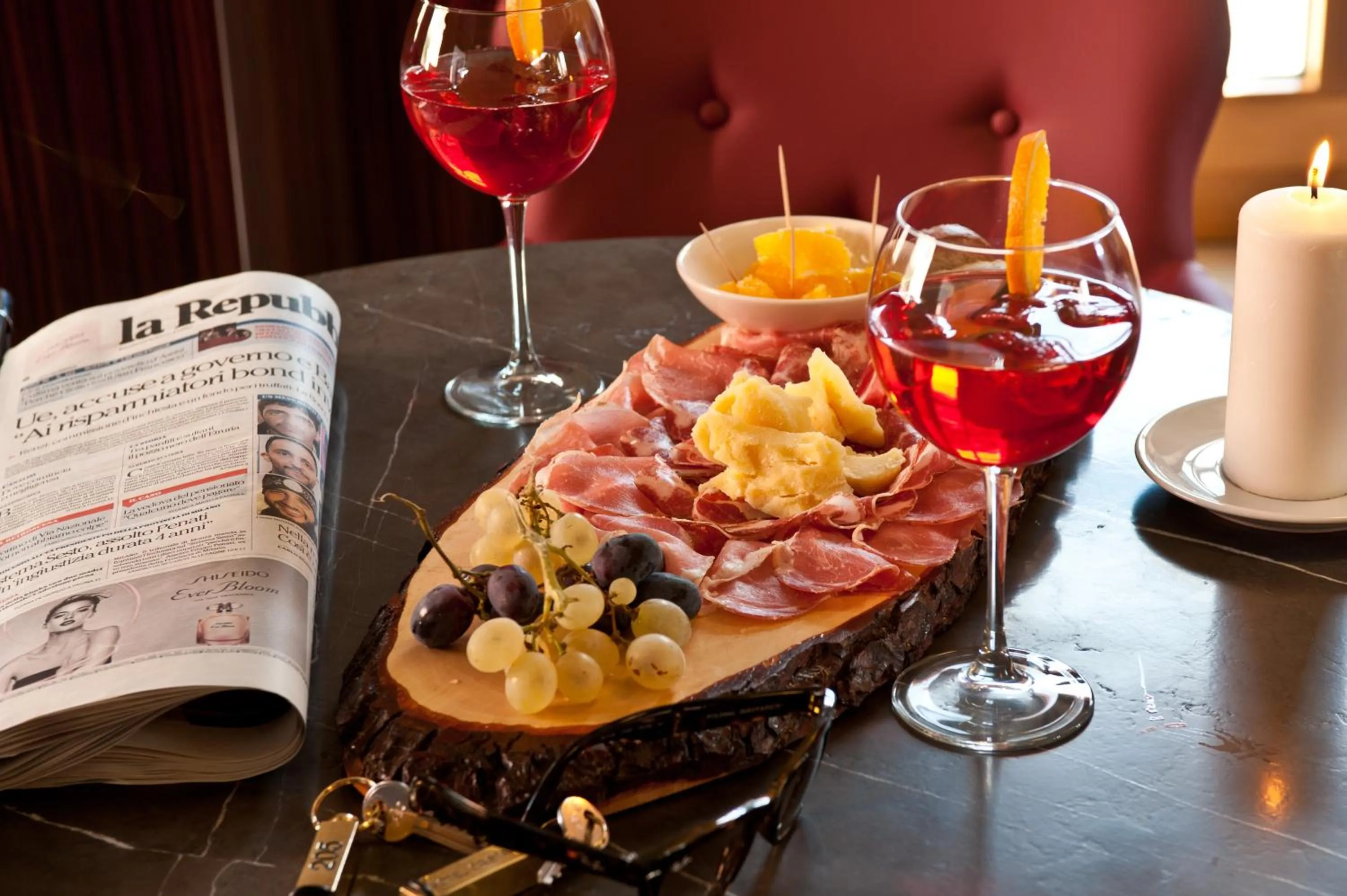 Lounge or bar in Hotel Garnì Cristallo