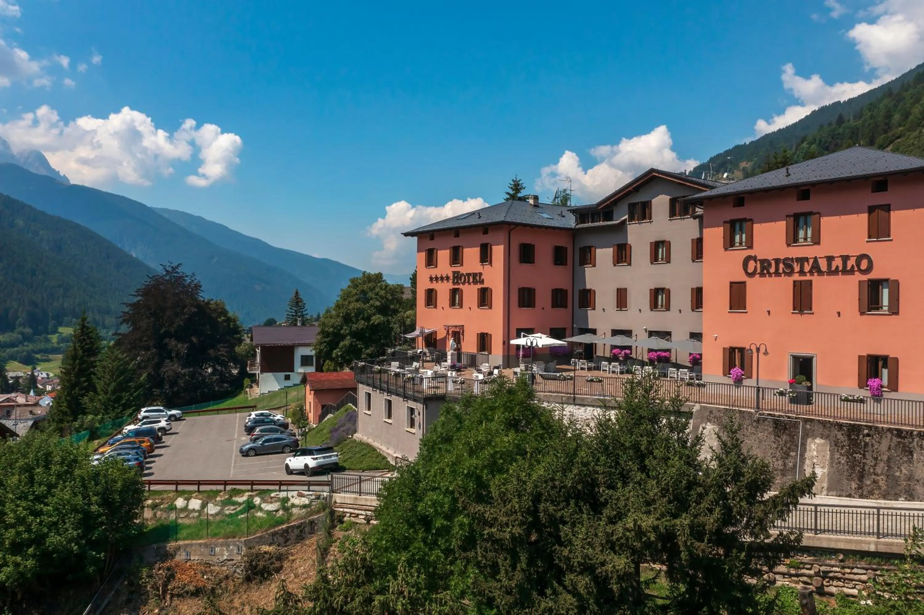 Property building in Hotel Garnì Cristallo