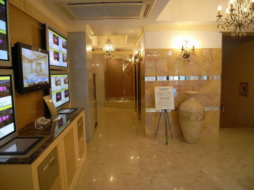 Decorative detail in Meguro Emperor (Adult Only)