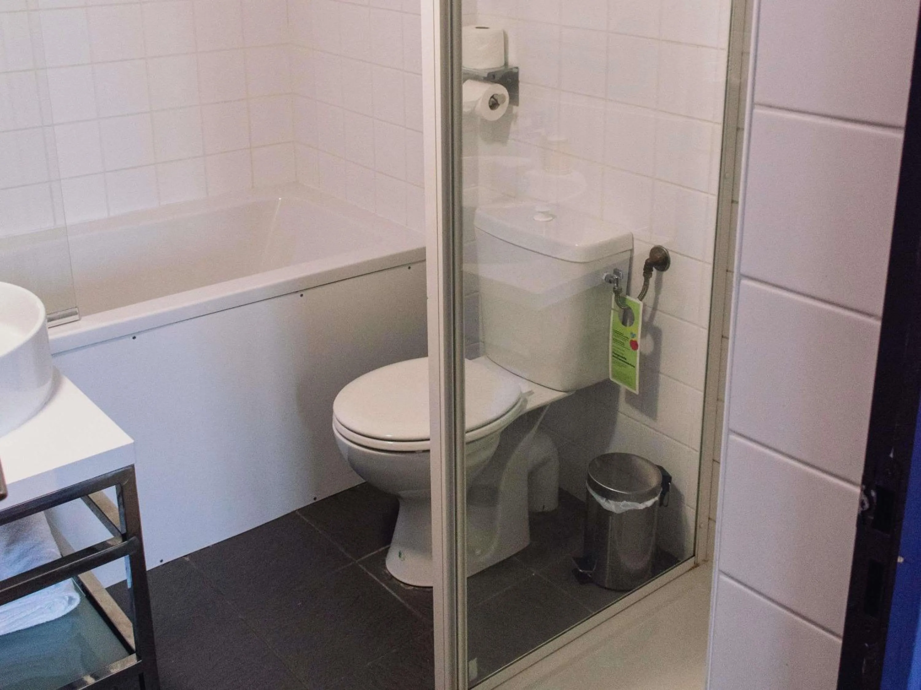 Bedroom in greet hotel Lille Gare Flandres - Groupe Accor