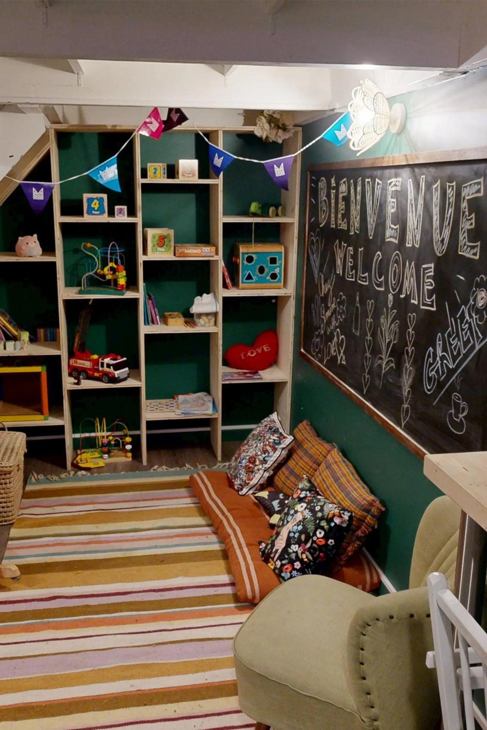 children in greet hotel Lille Gare Flandres - Groupe Accor