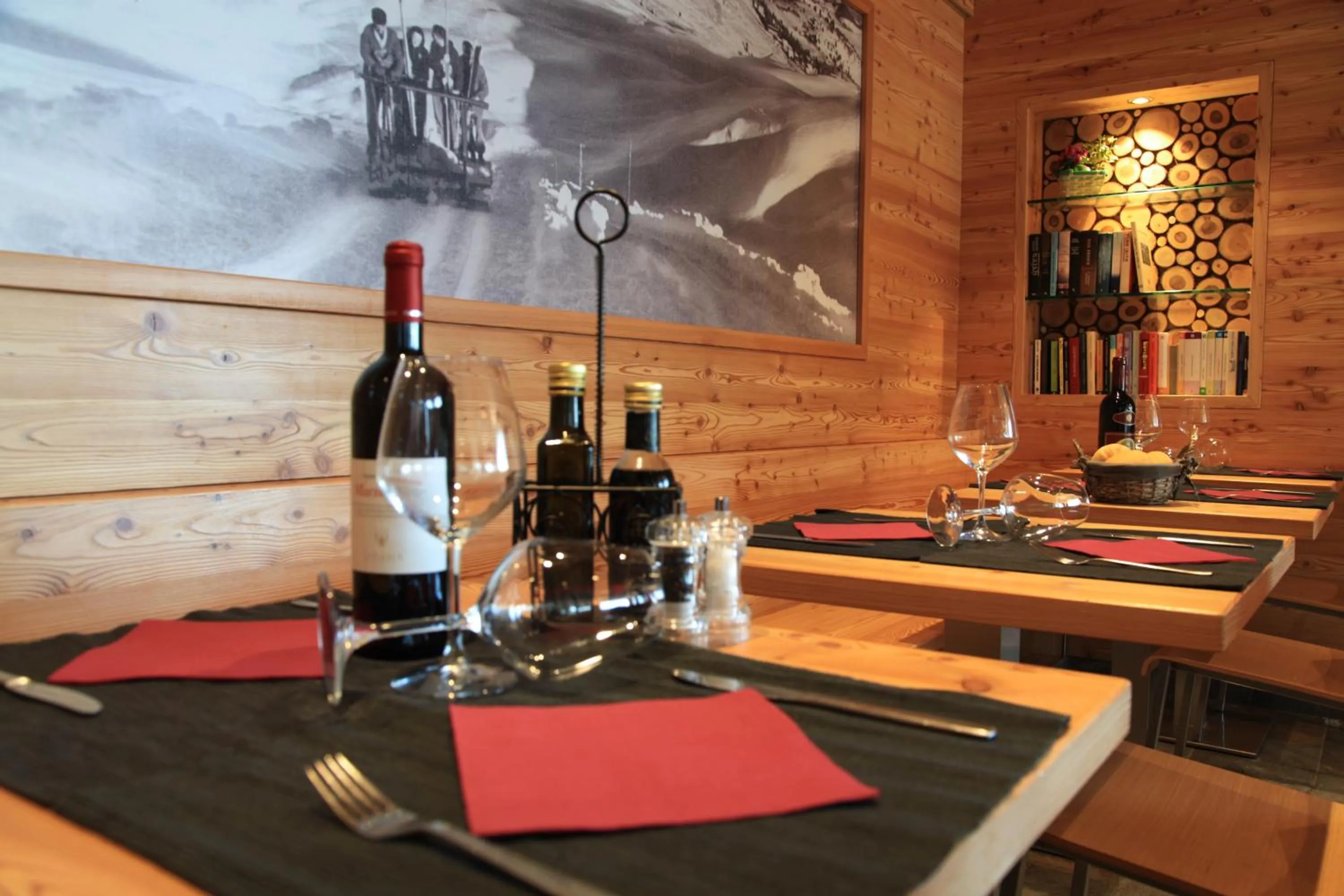 Restaurant/places to eat in Residence Prada